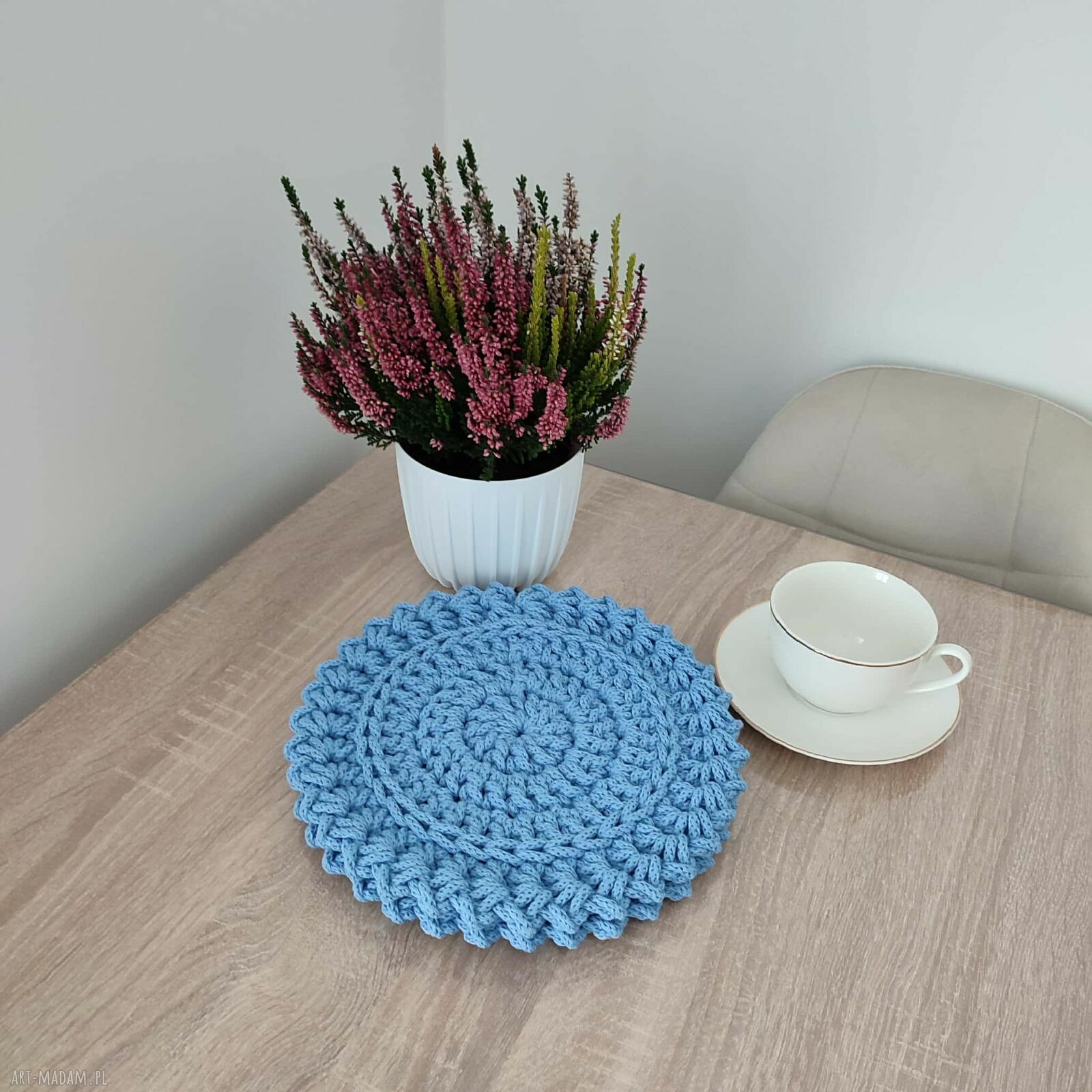 Okrągła podkładka szydełkowa 26 cm ze sznurka bawełnianego
