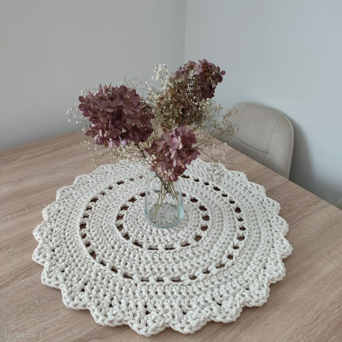 Podkładka szydełkowa na stolik 55 cm ze sznurka (boho)