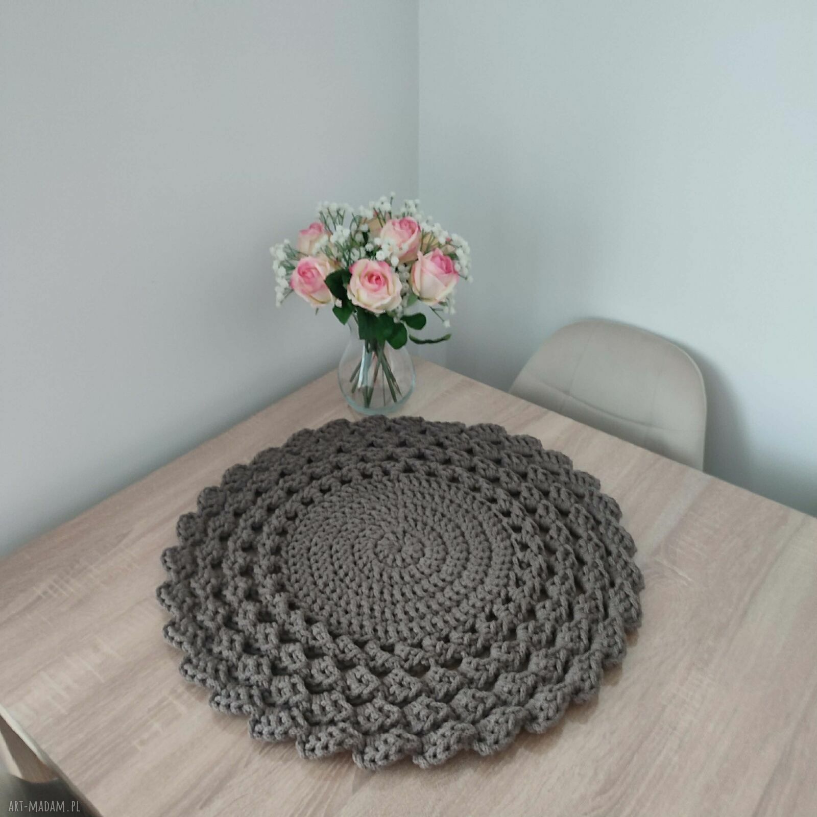 Podkładka szydełkowa ze sznurka 60 cm - ręcznie robiona okrągła do jadalni i salonu
