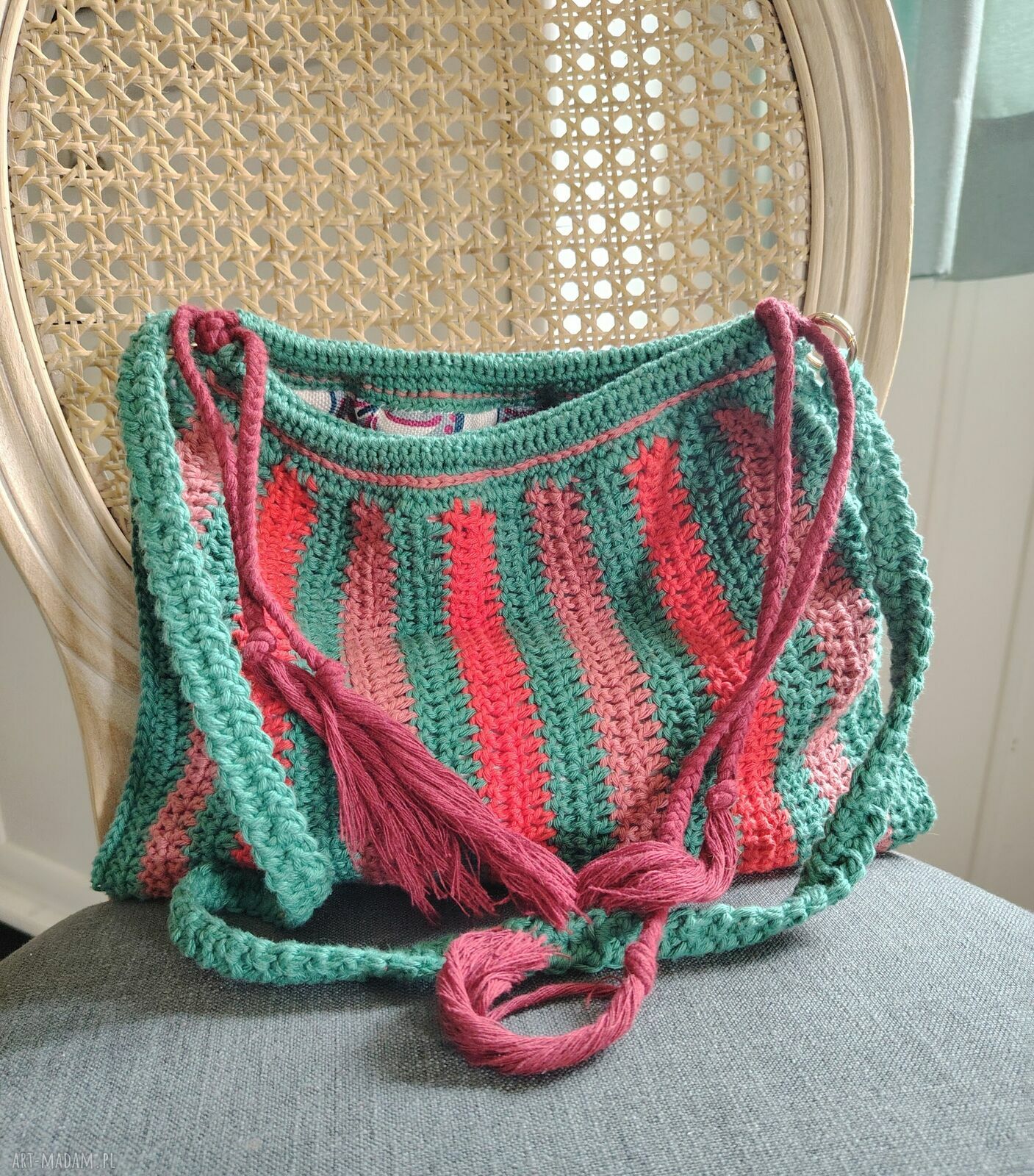 Szydełkowa torba na ramię w kolorowe paski z podszewką - 35x23