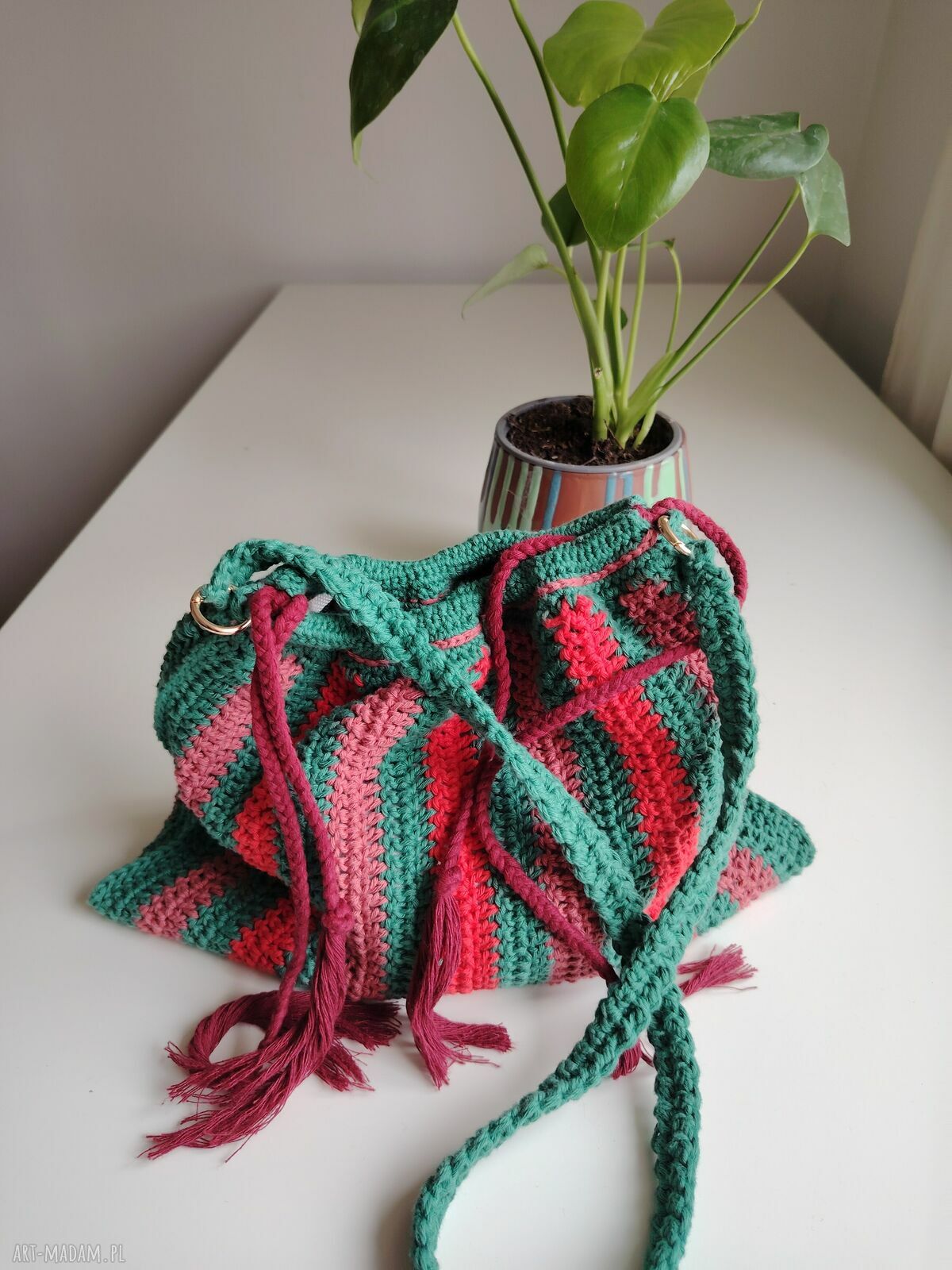 Szydełkowa torba na ramię w kolorowe paski z podszewką - 35x23