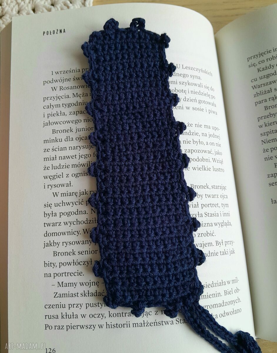 Kolorowa szydełkowa zakładka do książki handmade z frędzlem