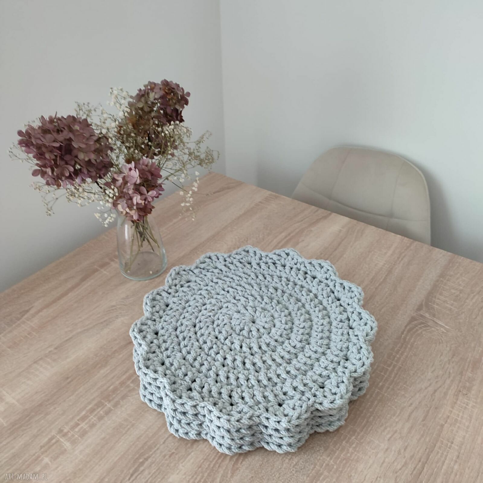 Ręcznie szydełkowana podkładka pod talerze 35 cm