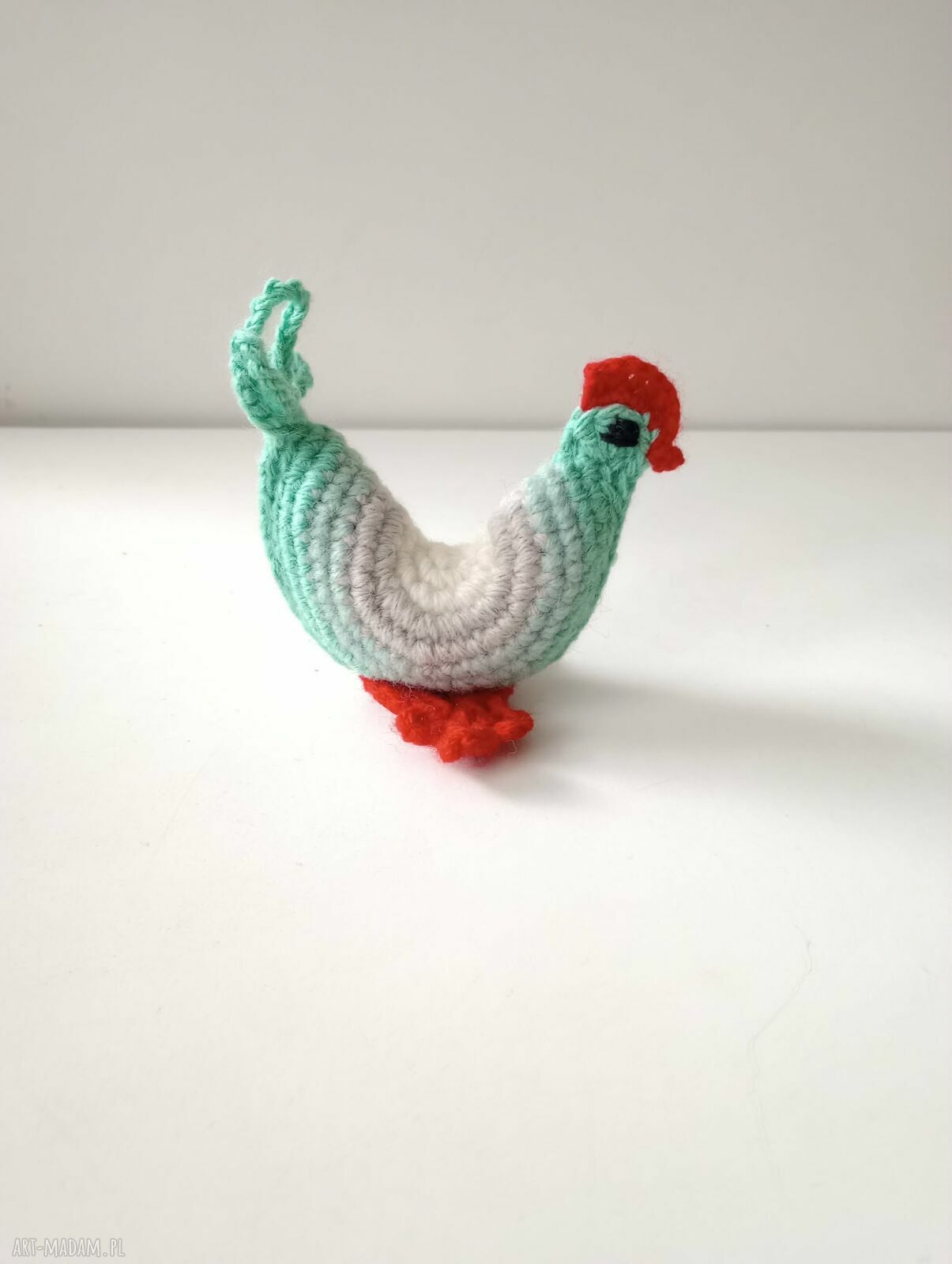 Dwie kurki szydełkowe w biało-szaro-miętowych kolorach - wielkanocna dekoracja amigurumi (ok. 10x10 cm)