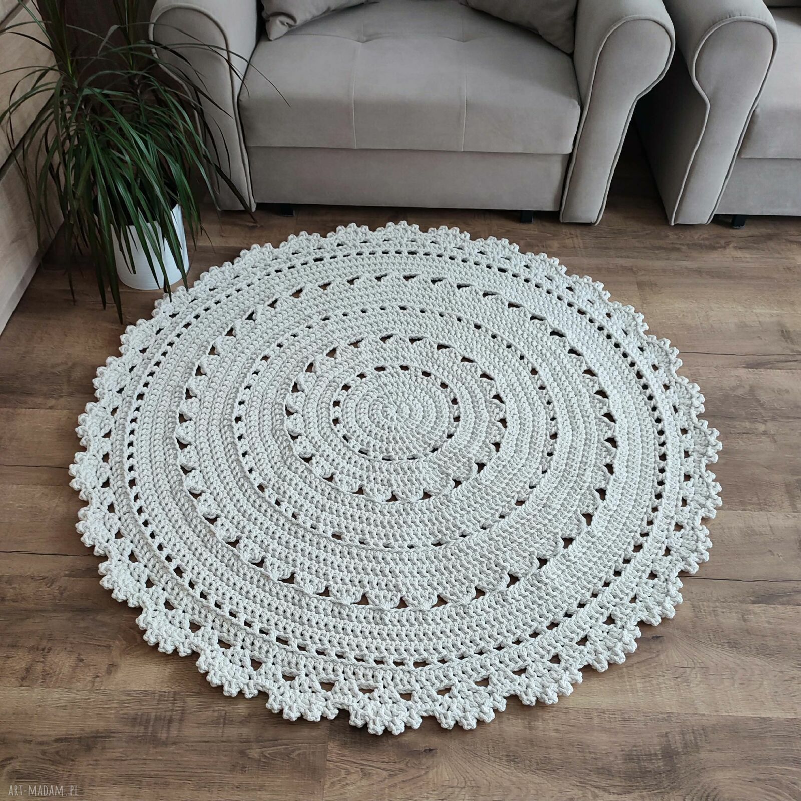 Okrągły dywan szydełkowy ze sznurka bawełnianego 130 cm