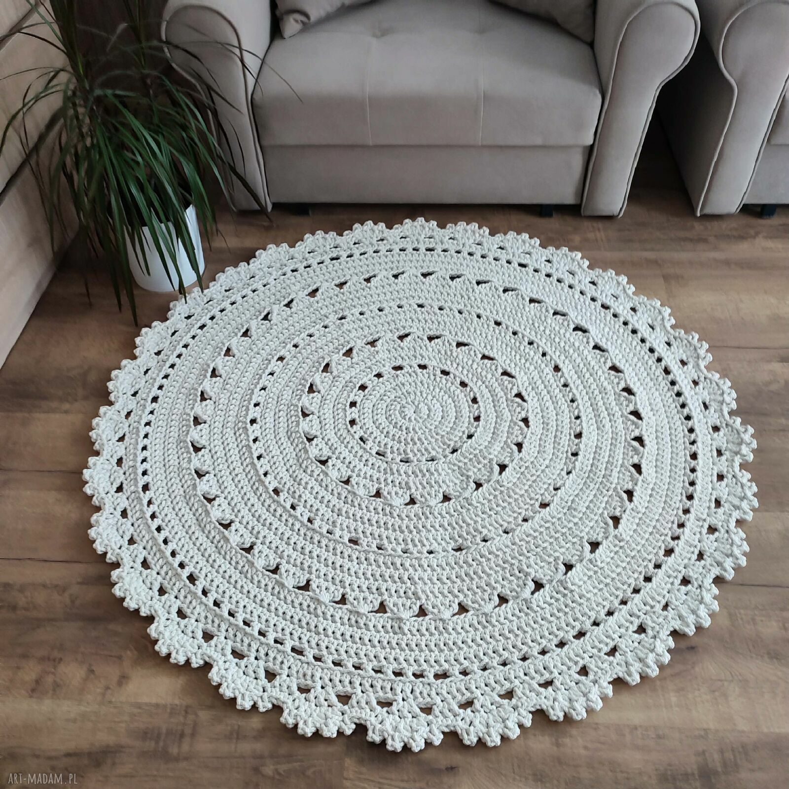 Okrągły dywan szydełkowy ze sznurka bawełnianego 130 cm
