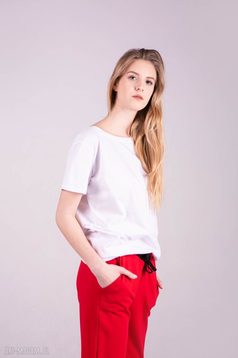 Biały t-shirt damski klasyczny oversize - głęboki dekolt z lamówką