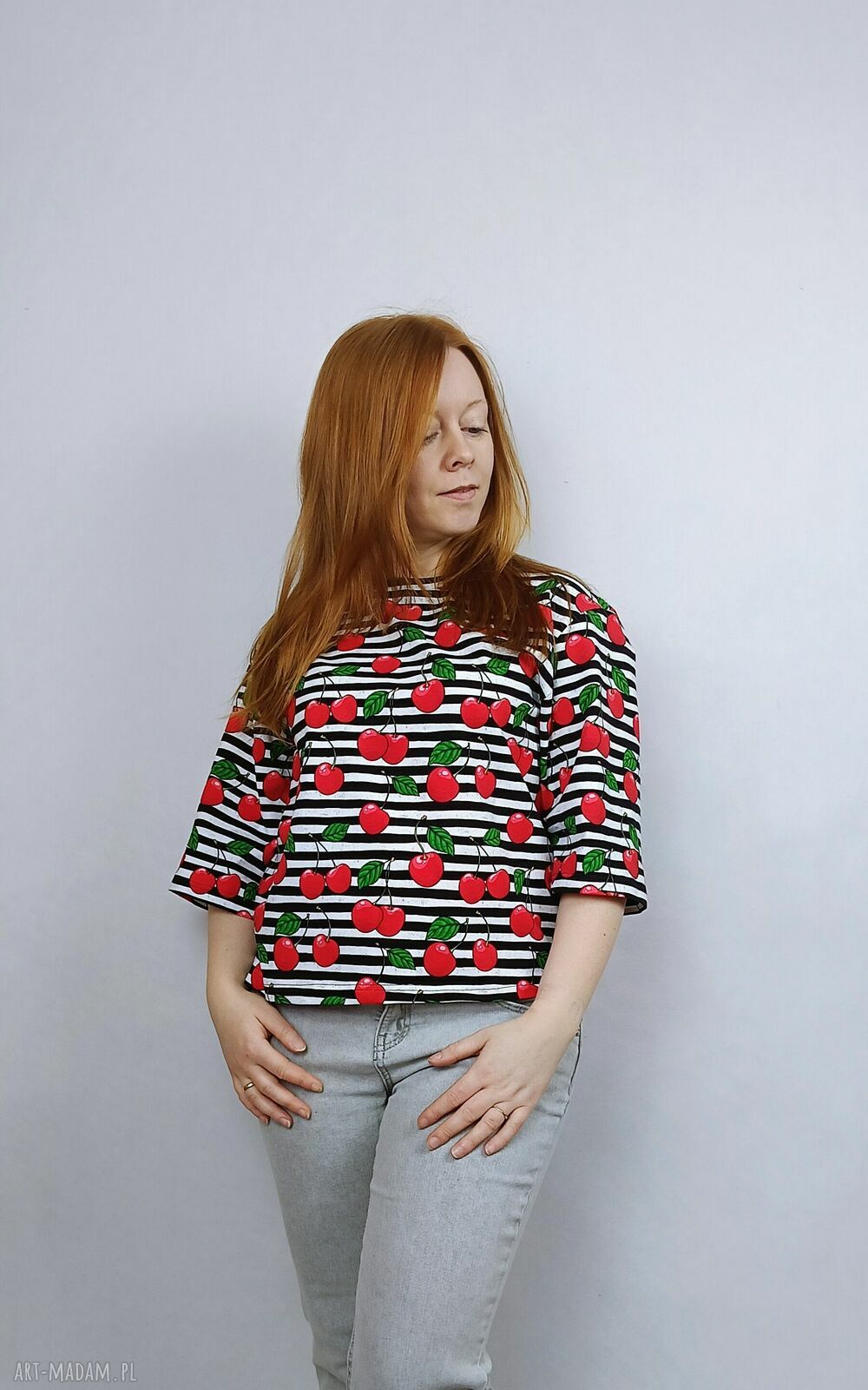 T-shirt damski CHILL CHERRY - ręcznie szyty oversize