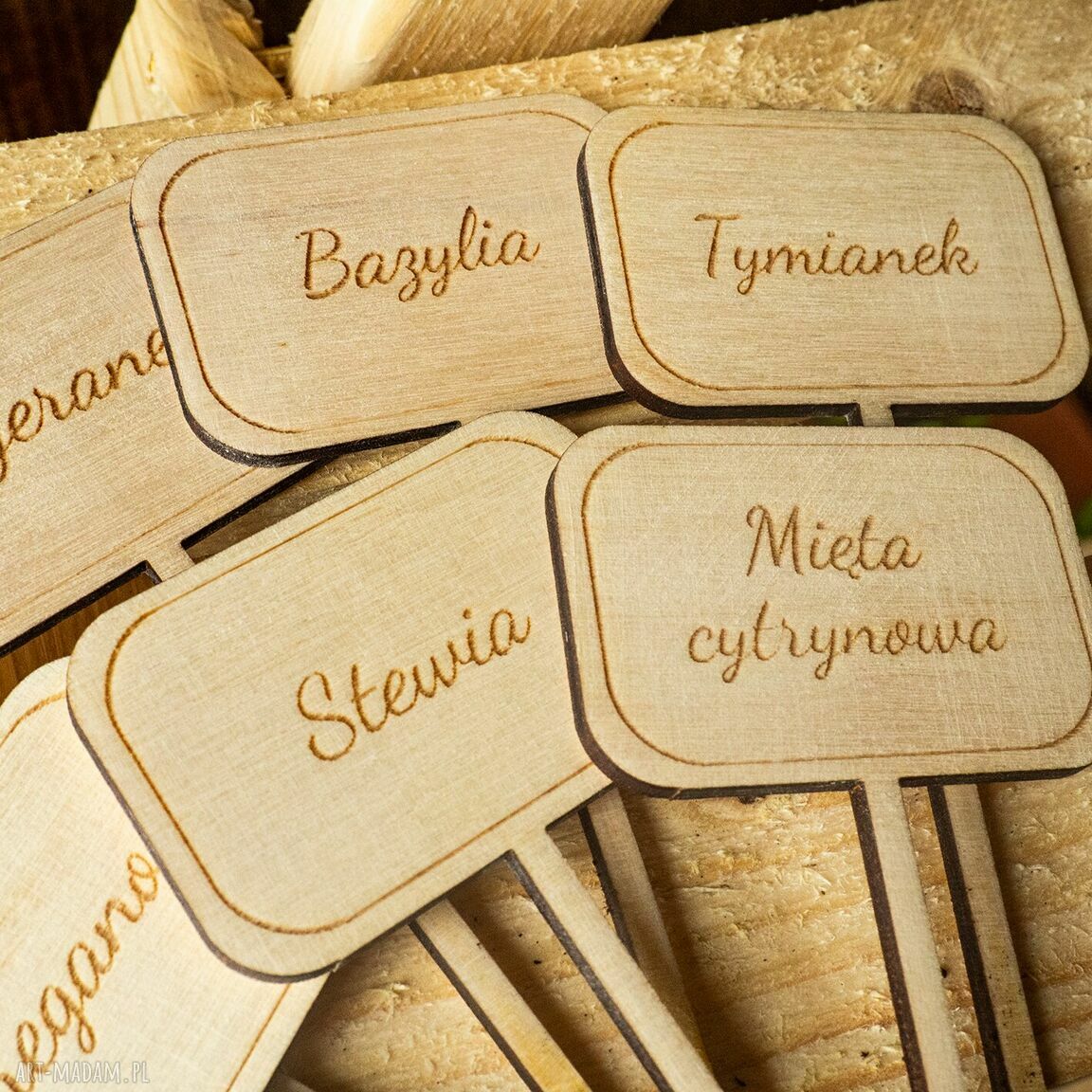 Drewniane tabliczki i toppery z podpisami do ziół