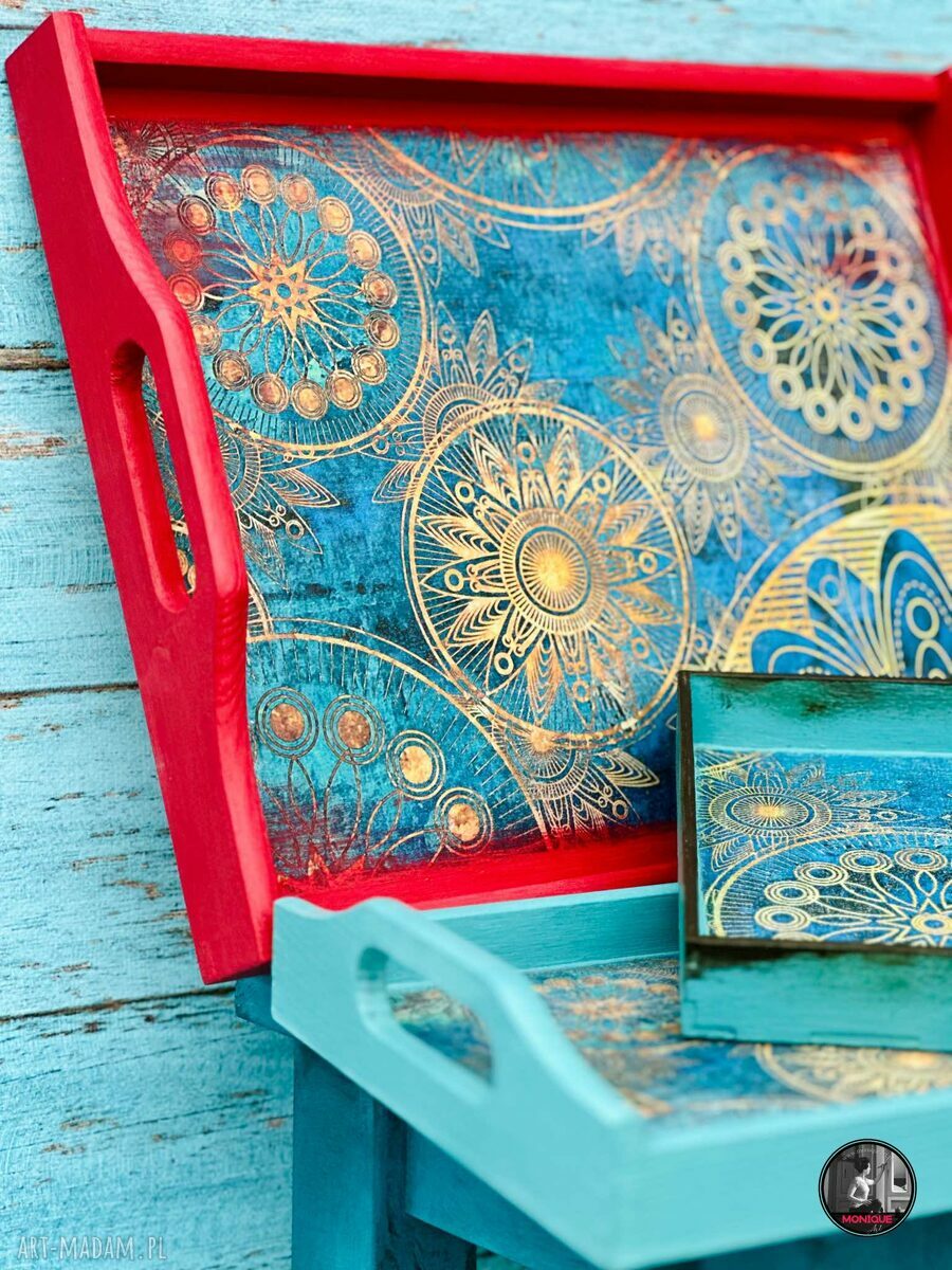 Czerwona taca dekoracyjna shabby chic z motywem orient - rękodzieło 30x20 cm