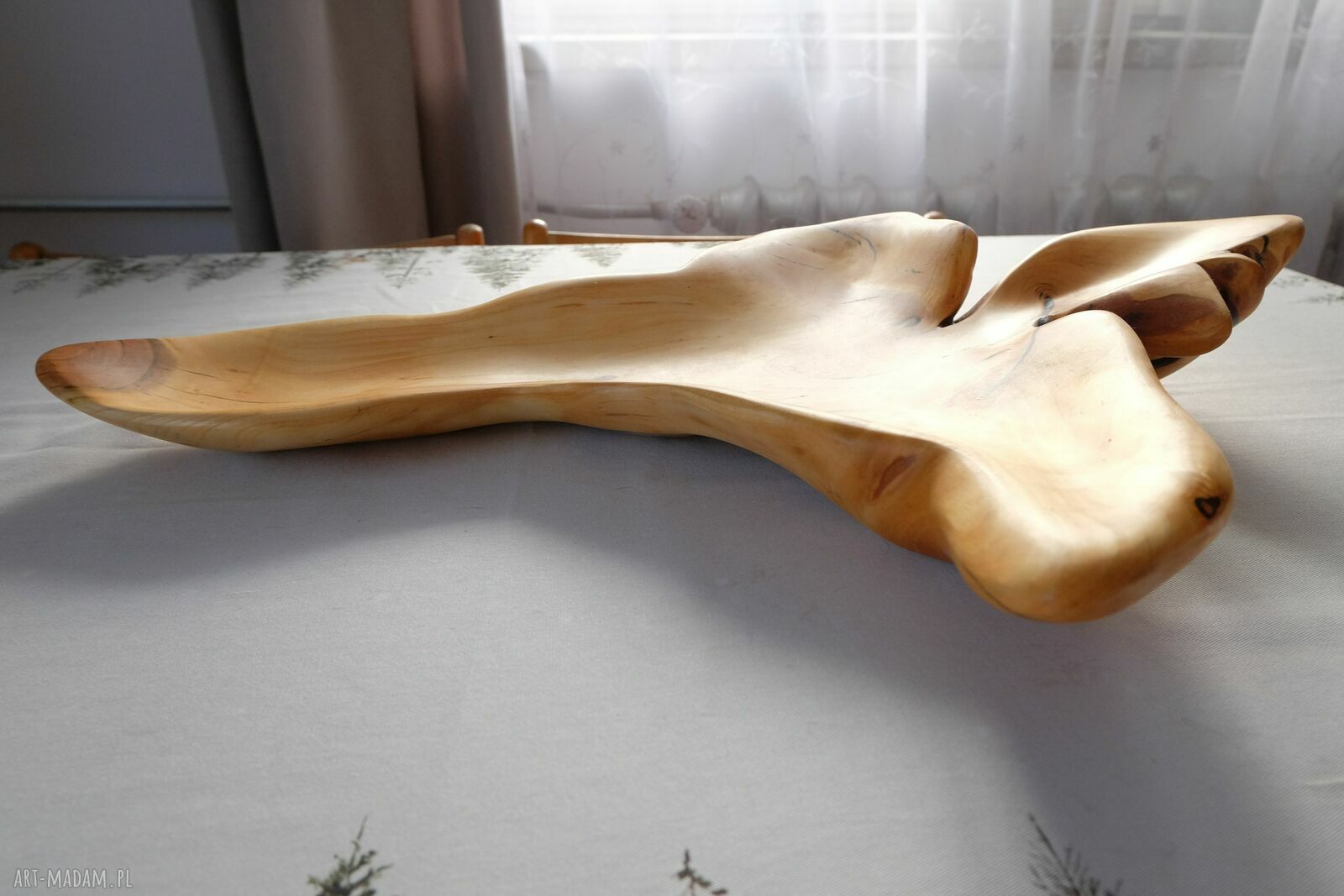 Ręcznie rzeźbiona taca misa z korzenia orzecha włoskiego 53x38 cm dekoracja na stół