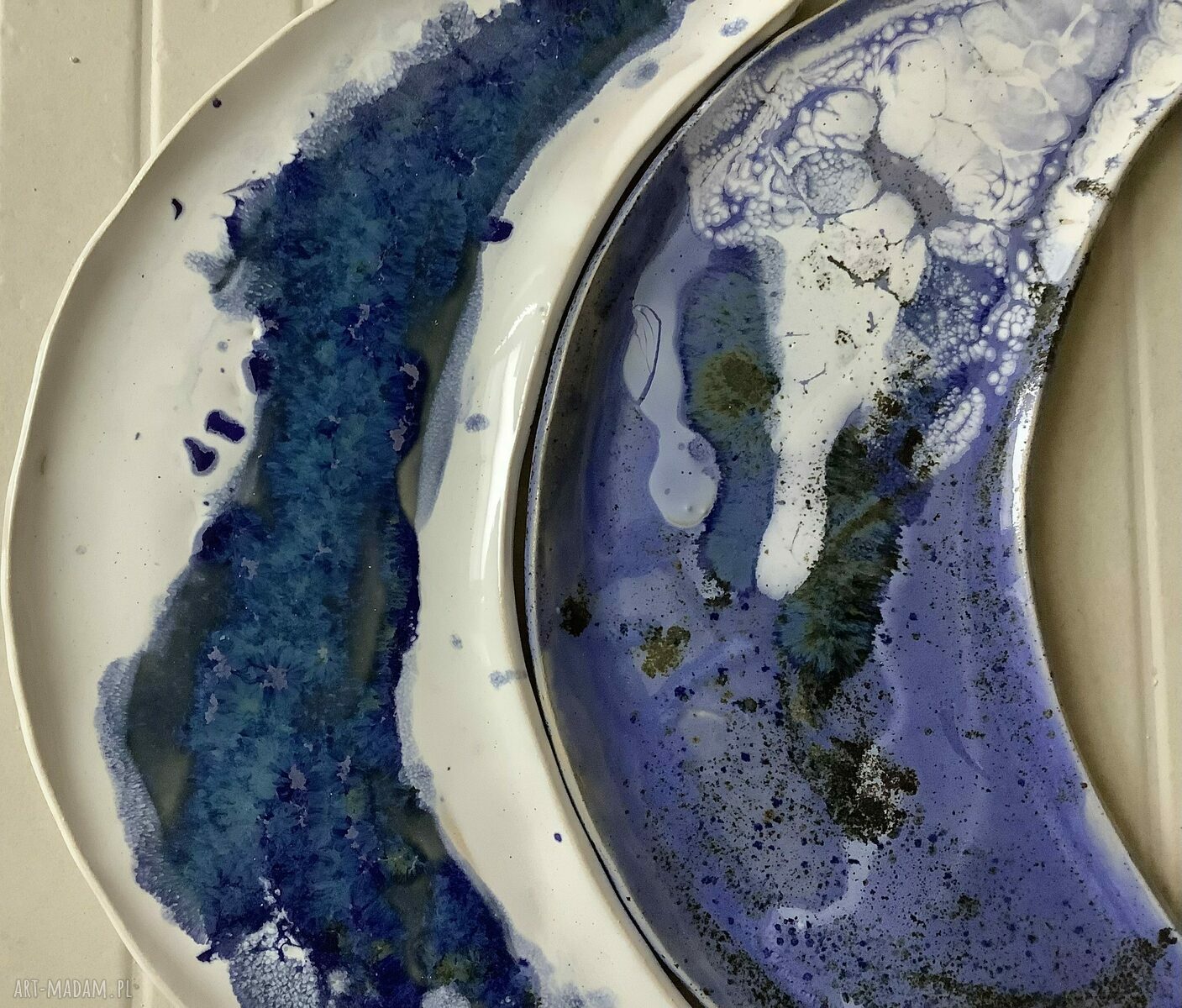 Komplet „Dwa księżyce w nowiu” - ceramiczne talerze do deseru i przystawek (2 szt.)