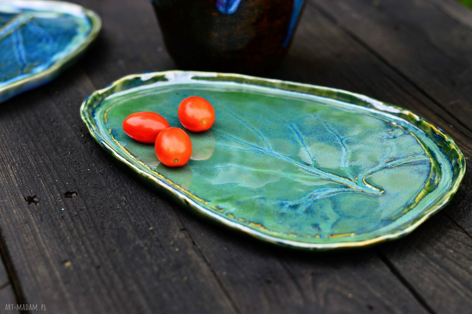 Zielony talerz ceramiczny w kształcie liścia - rękodzieło Azul Horse