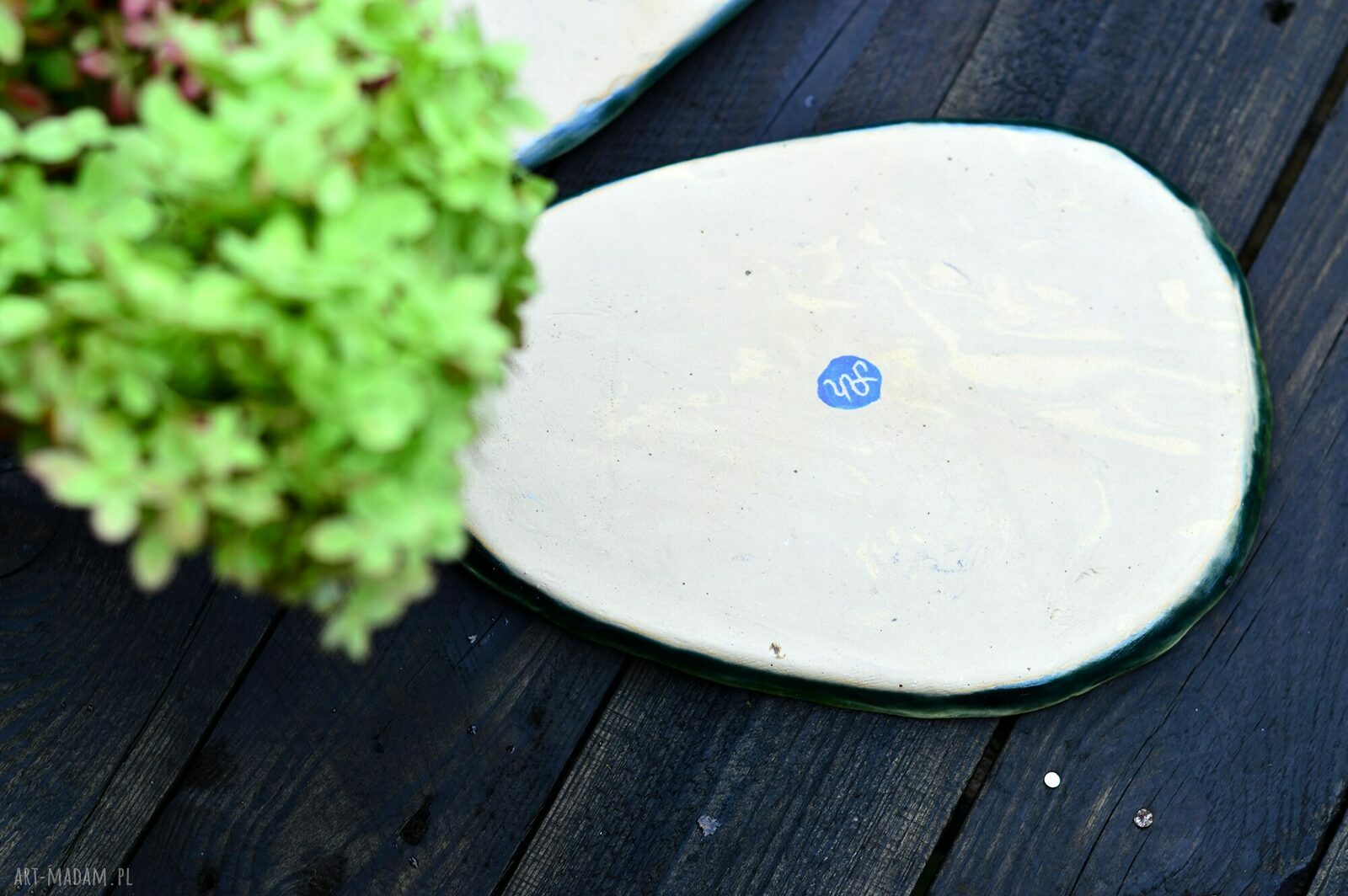 Zielony talerz ceramiczny w kształcie liścia - rękodzieło Azul Horse
