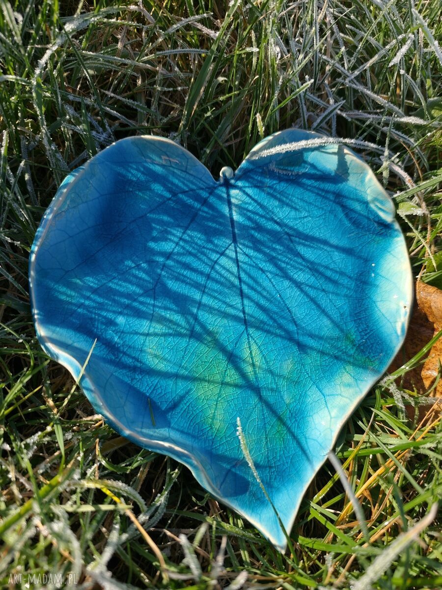 Turkusowy talerz ceramiczny na ciasteczka 23x20 cm - motyw liścia