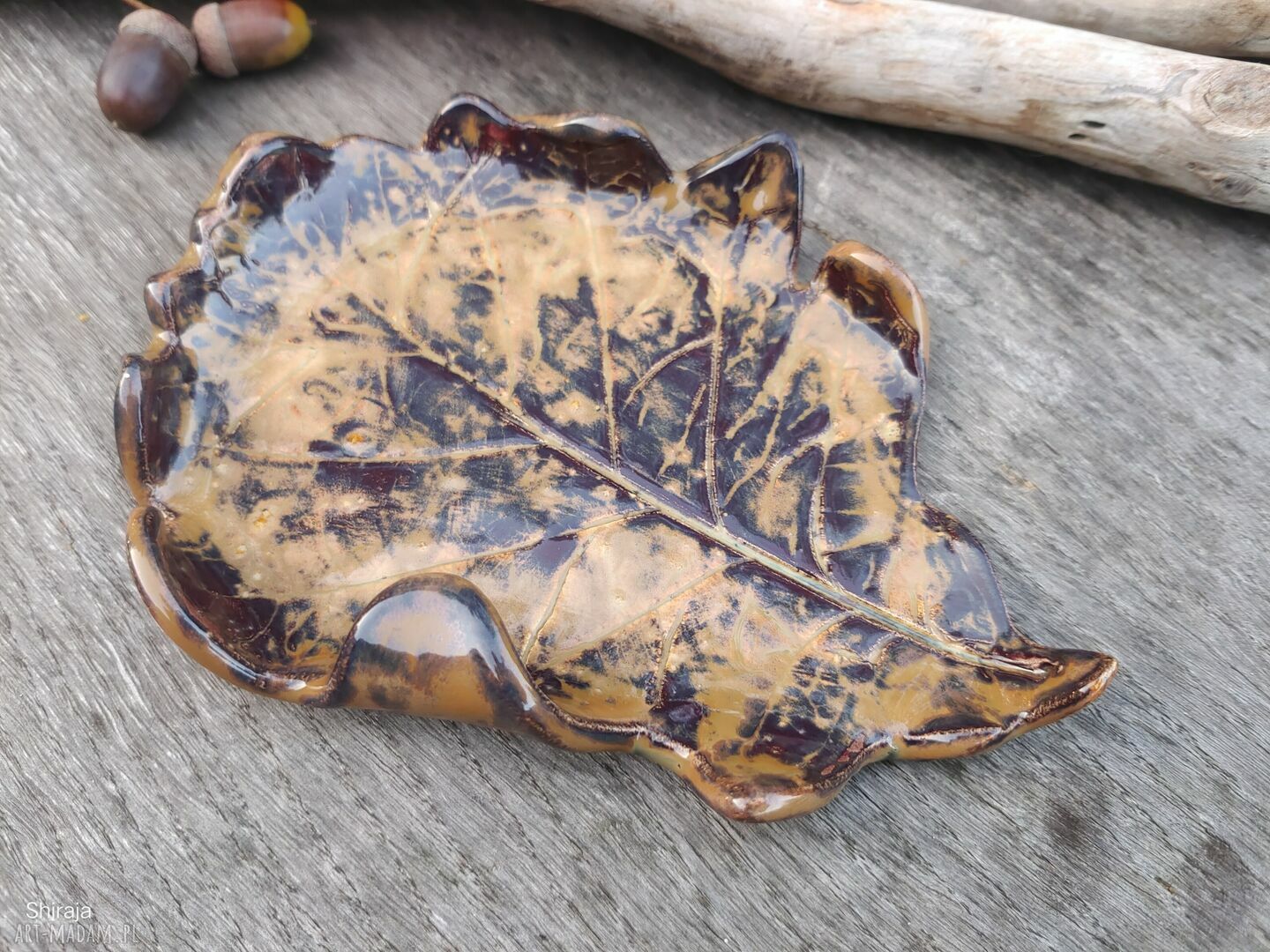 Ceramiczny talerz z prawdziwym liściem dębu - podstawka na biżuterię i świece