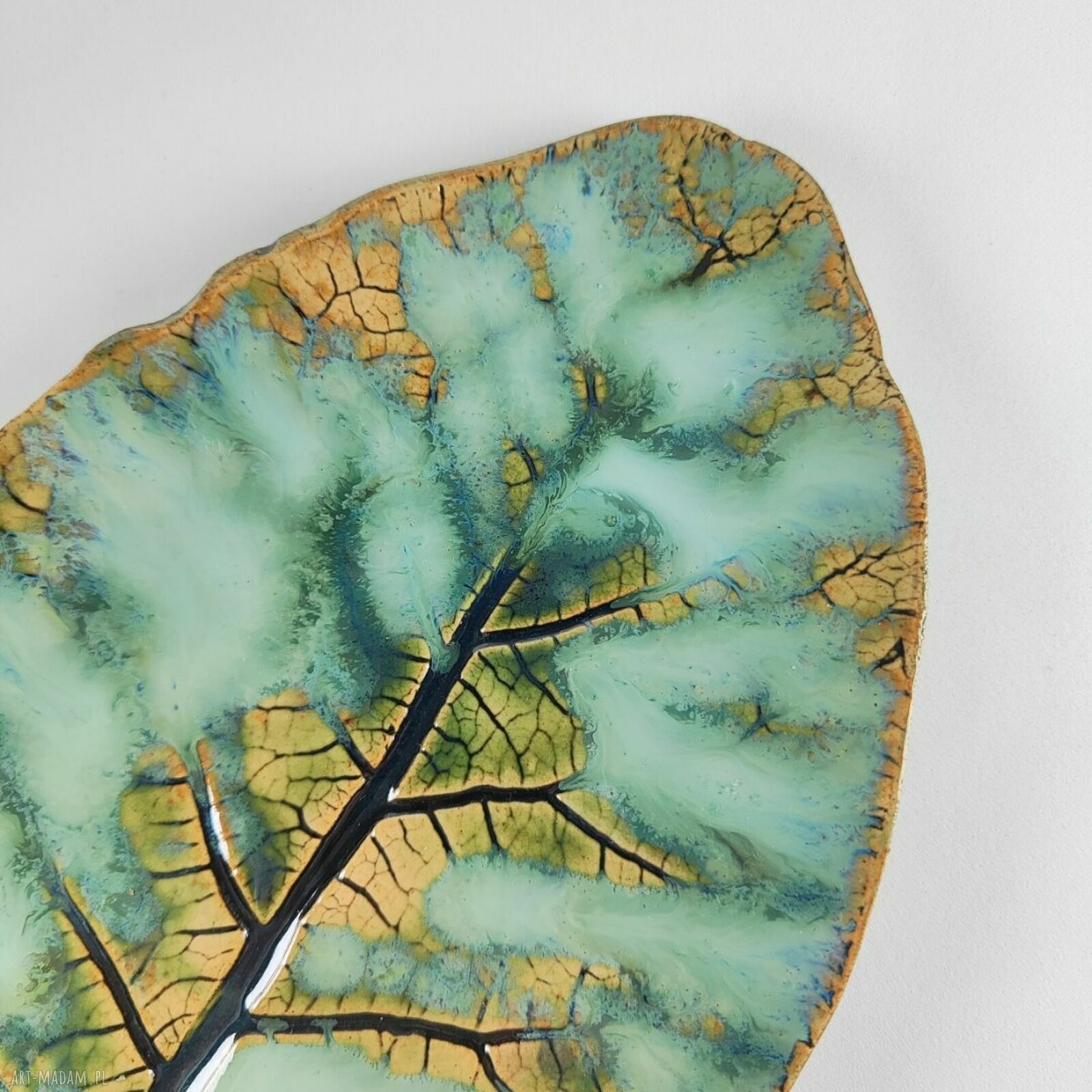 Ceramiczny talerz na biżuterię - liść łopianu (rękodzieło)