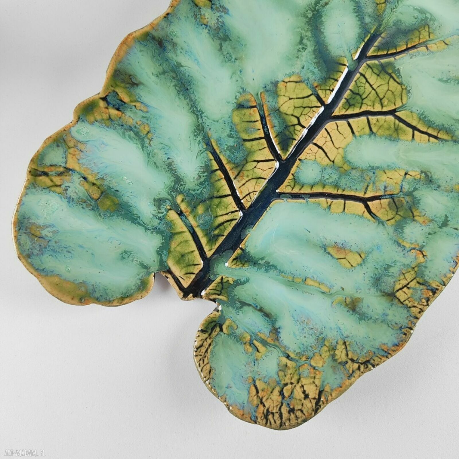 Ceramiczny talerz na biżuterię - liść łopianu (rękodzieło)