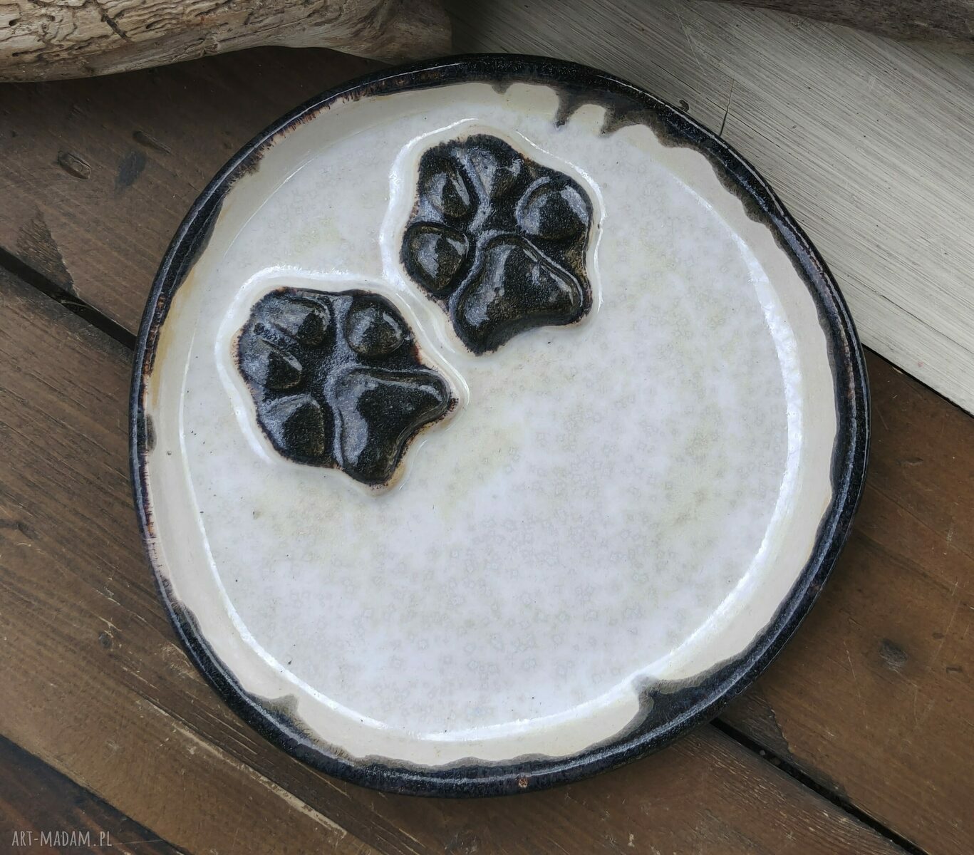 Ręcznie robiony ceramiczny talerzyk Shiraja z motywem psich łapek