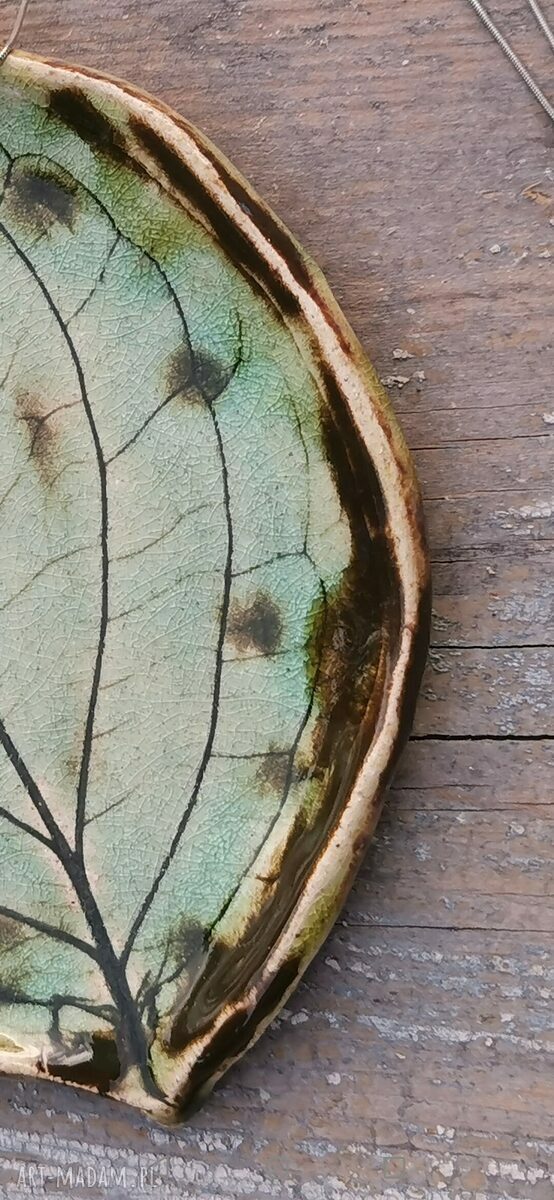 Talerzyk ceramiczny liść - ręcznie robiona podstawka (15x11 cm)
