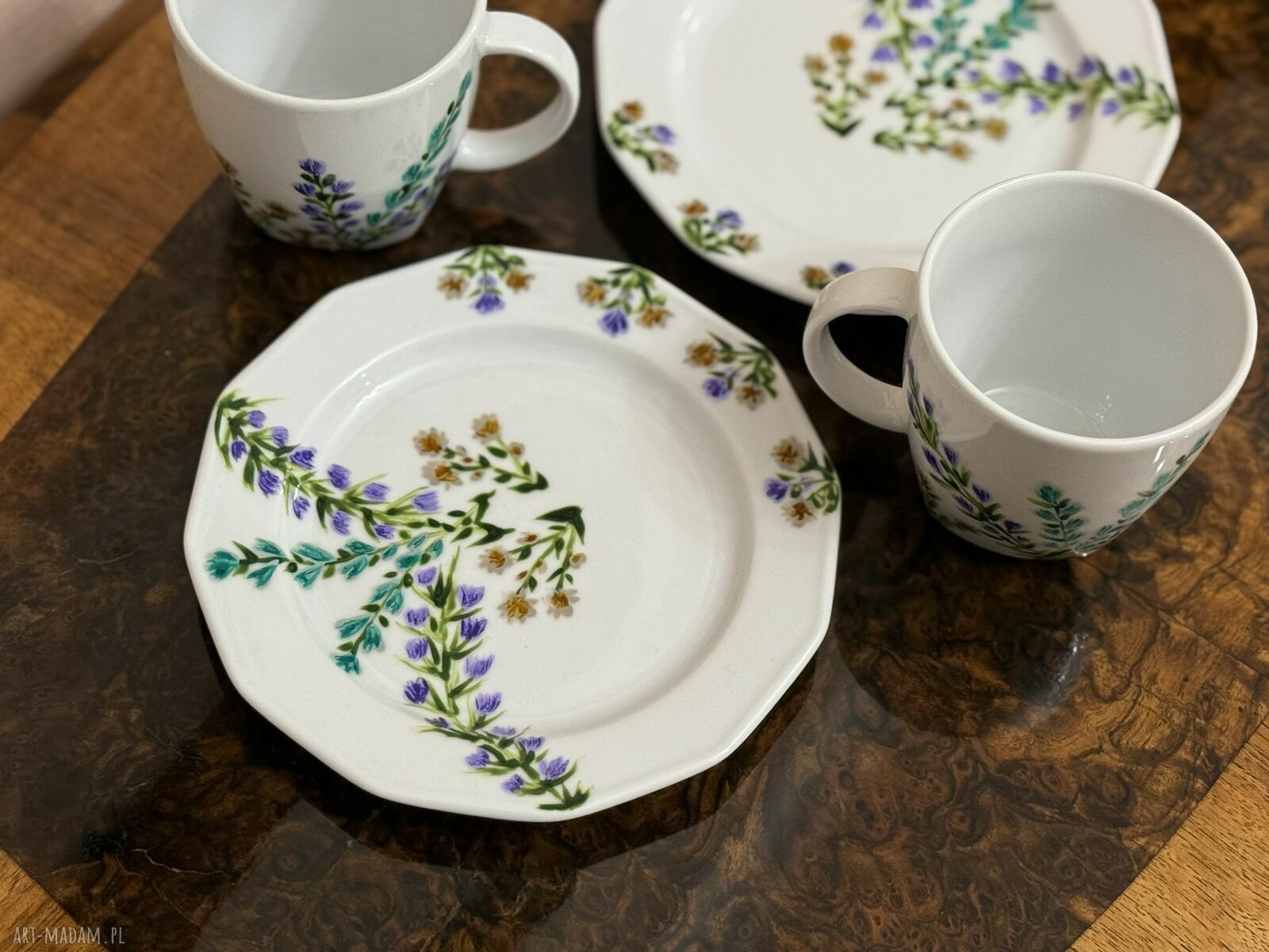 Ręcznie malowany zestaw deserowy “Kwiaty” z porcelany: talerzyk 16 cm i filiżanka 250 ml