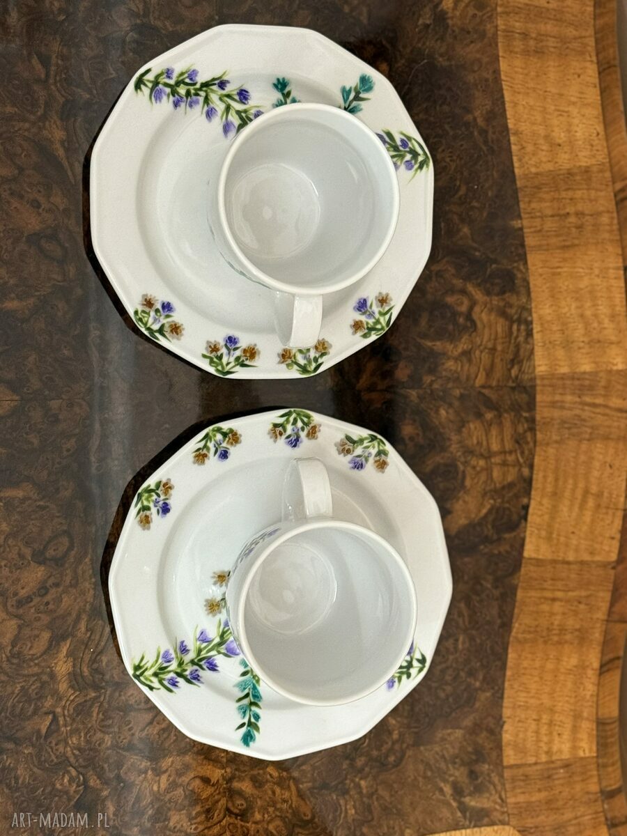 Ręcznie malowany zestaw deserowy “Kwiaty” z porcelany: talerzyk 16 cm i filiżanka 250 ml