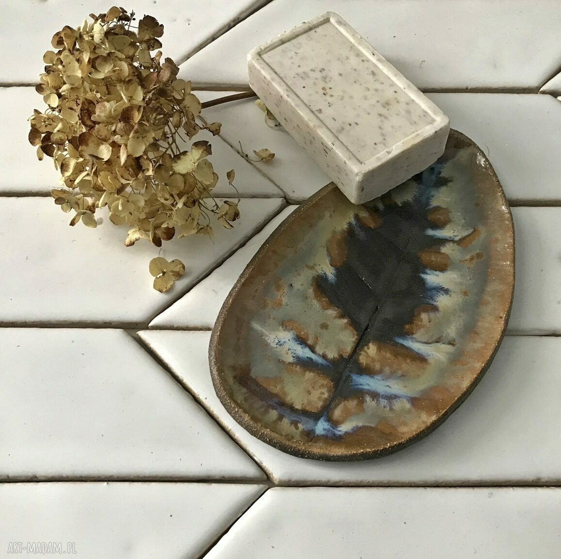 Mydelniczka i talerzyk ceramiczny 'Zjawa'