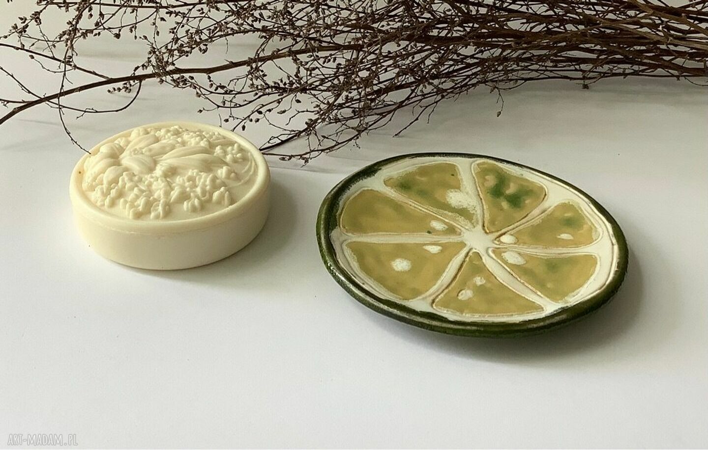 Mydelniczka ceramiczna „Limonka” - talerzyk z gliny 11 cm