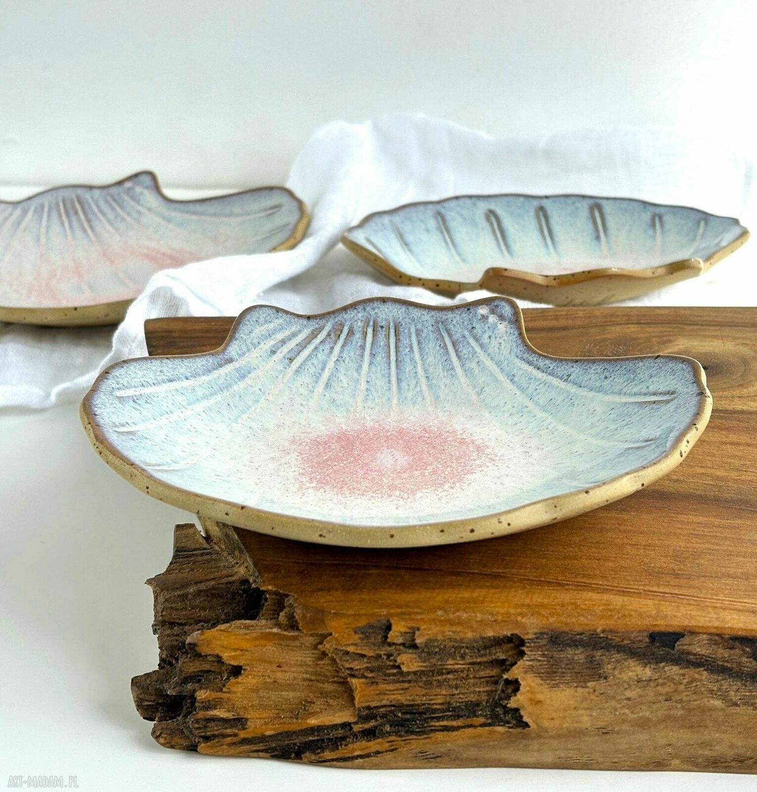 Ceramiczny talerzyk muszla na biżuterię i małe skarby
