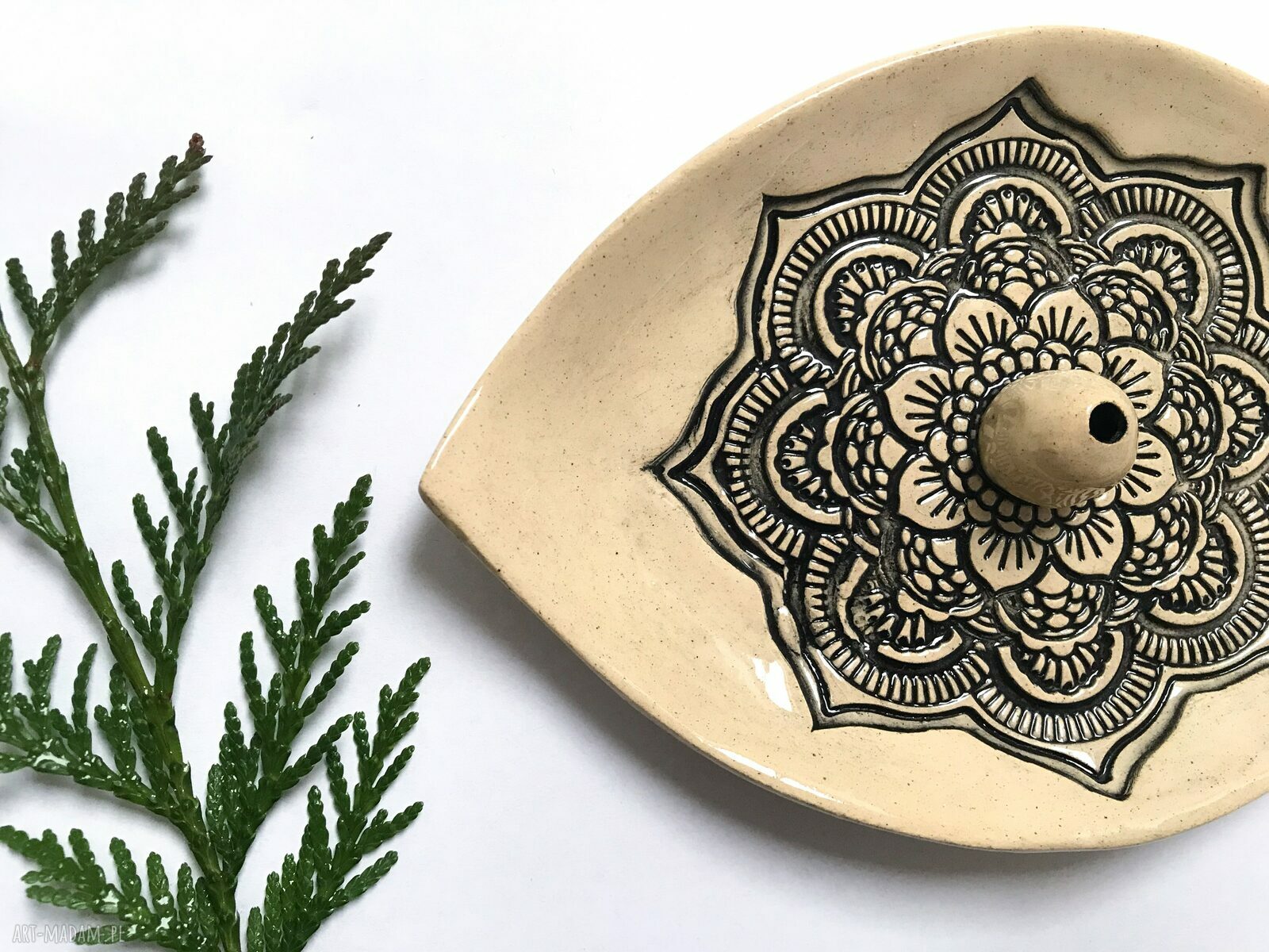 Talerzyk na kadzidełko z ceramiczną mandalą