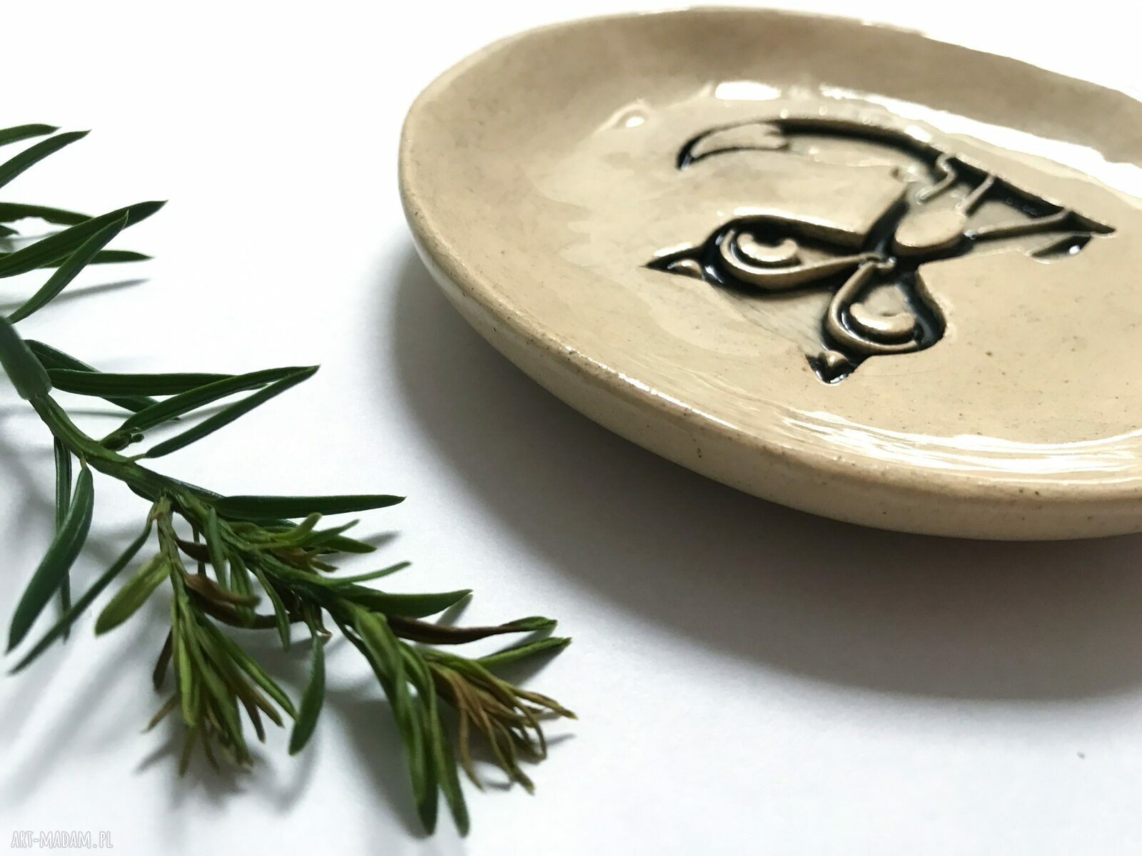Talerzyk z liskiem na biżuterię - ceramiczna podstawka
