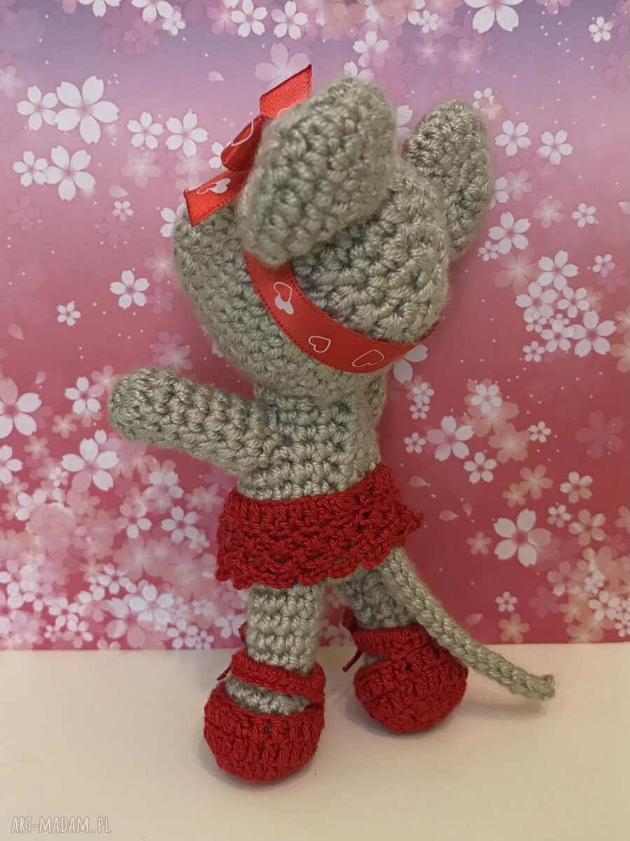 Myszka tancerka baletnica - szydełkowa maskotka handmade dla dziewczynki