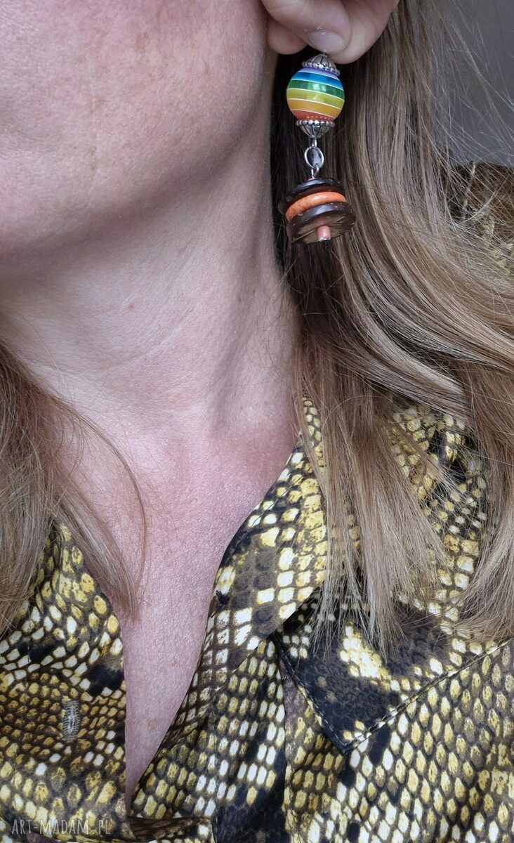 Tęczowe klipsy boho Frida z piórami - lekkie i kolorowe