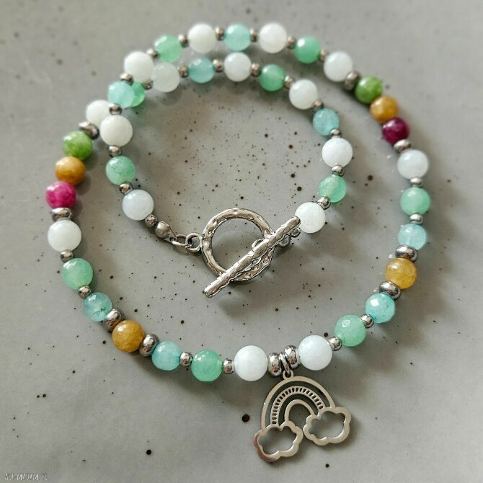 Tęczowy choker z jadeitami - kolorowy naszyjnik z zawieszką tęczy