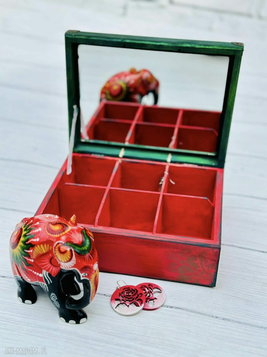 Toaletka z lusterkiem Frida Kahlo - energetyczna szkatułka na biżuterię