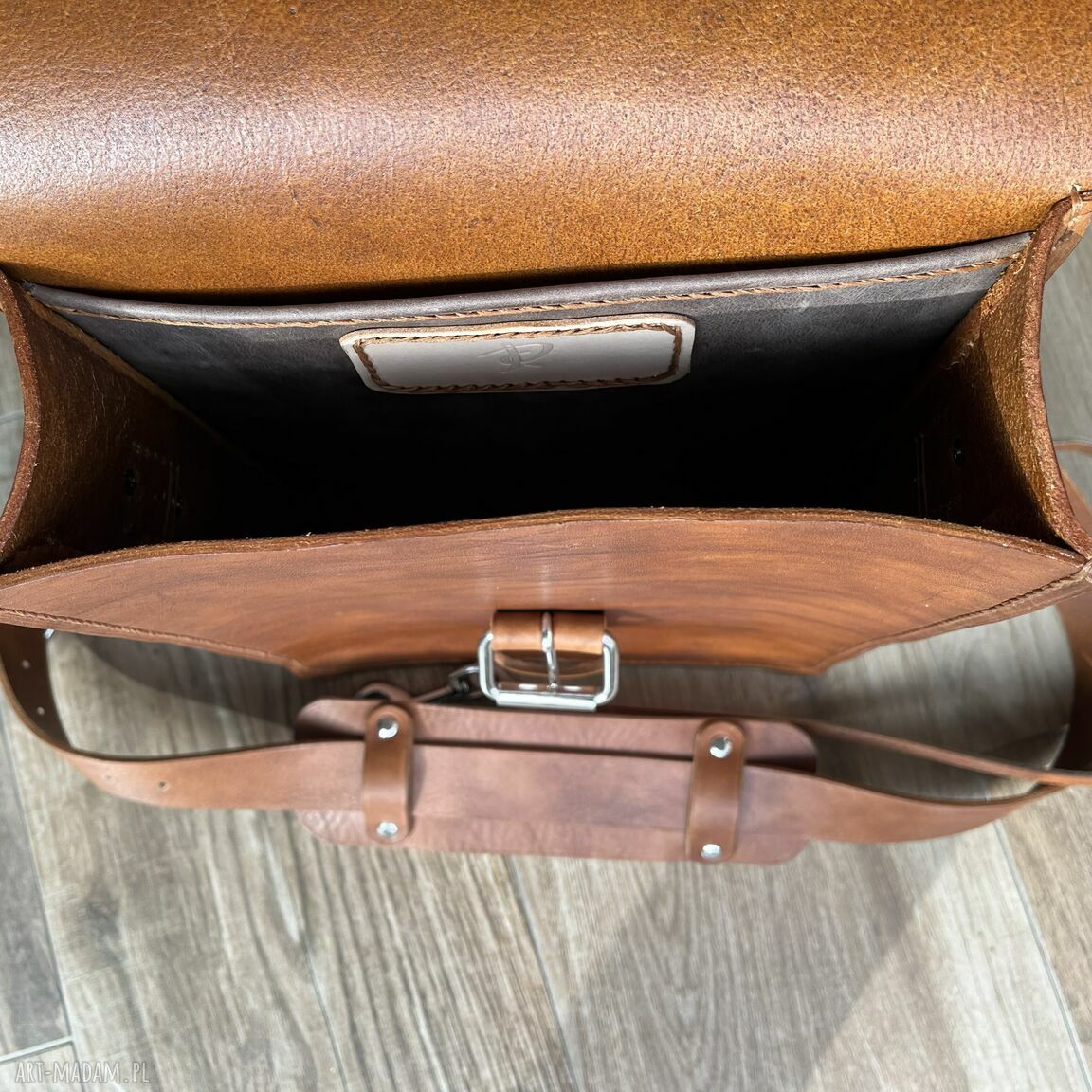na ramię: Torba brązowa na ramie format A4 ze skóry uszyta. ręcznie robione