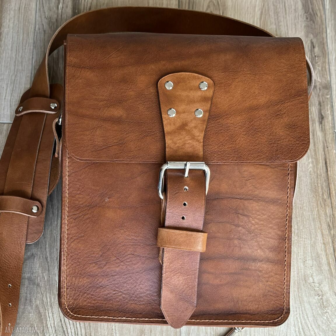na ramię: Torba brązowa na ramie format A4 ze skóry uszyta. ręcznie robione