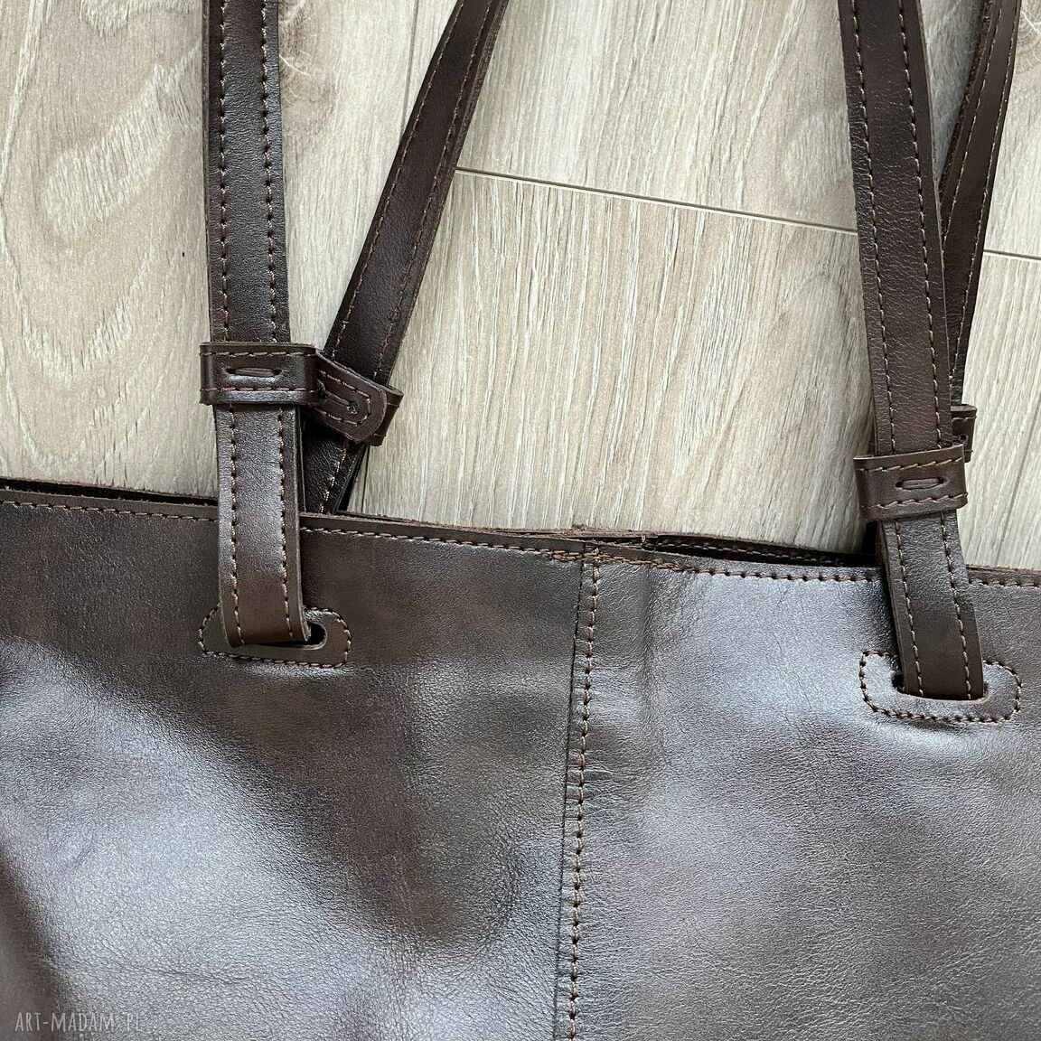 na ramię: Brązowa torba shopperka ze skóry na ramię. hand made