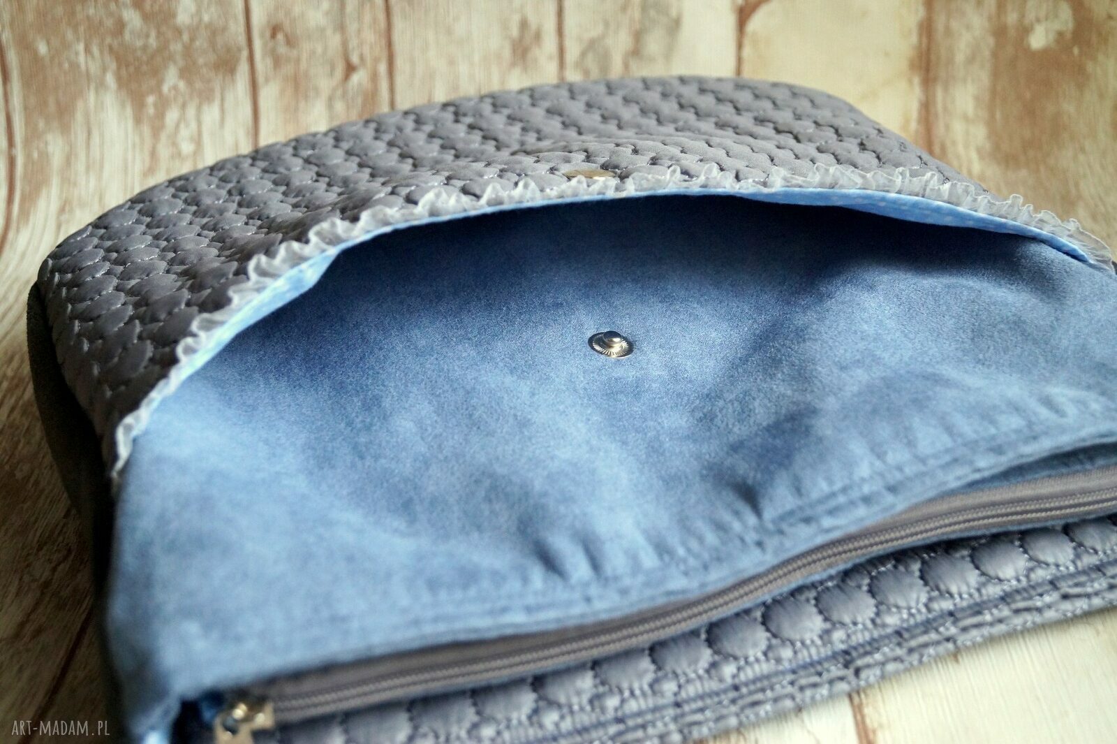 Torba hobo z kieszenią - pikowana torebka na ramię