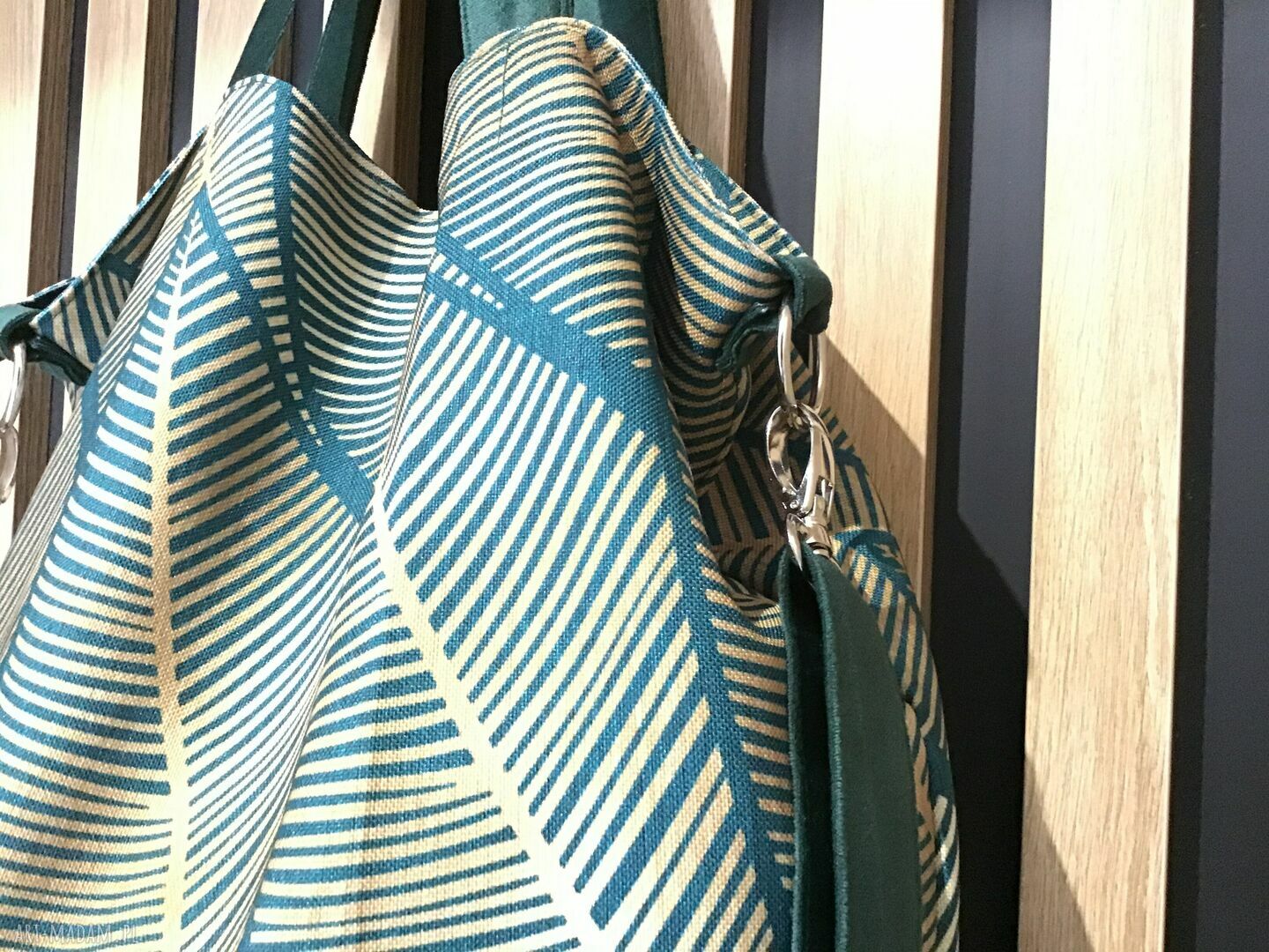 Torba hobo XXL na ramię - print graficzne liście