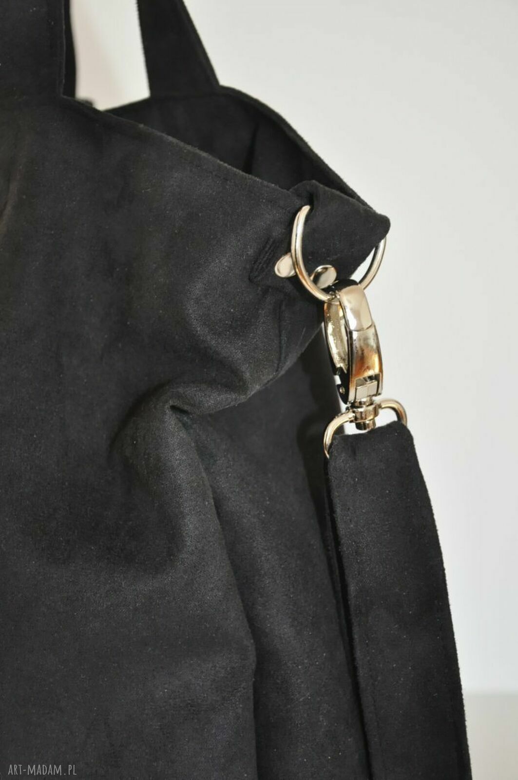 Torba hobo XXL - czarna z wegańskiej Alkanty na ramię