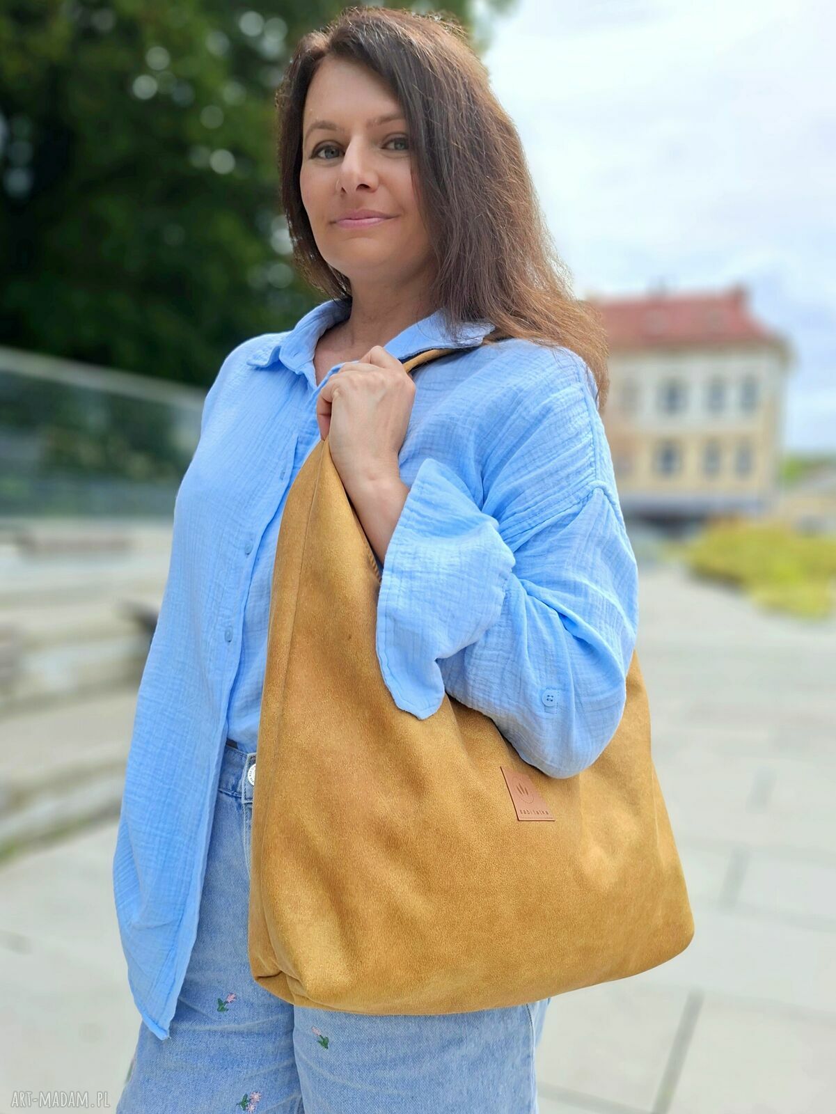 Torba Hobo z nubuku miodowa na ramię - ręcznie robiona i pojemna