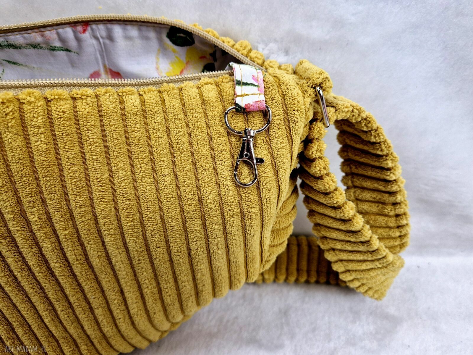 Torba Luna - żółta crossbody ze sztruksu, ręcznie szyta na ramię