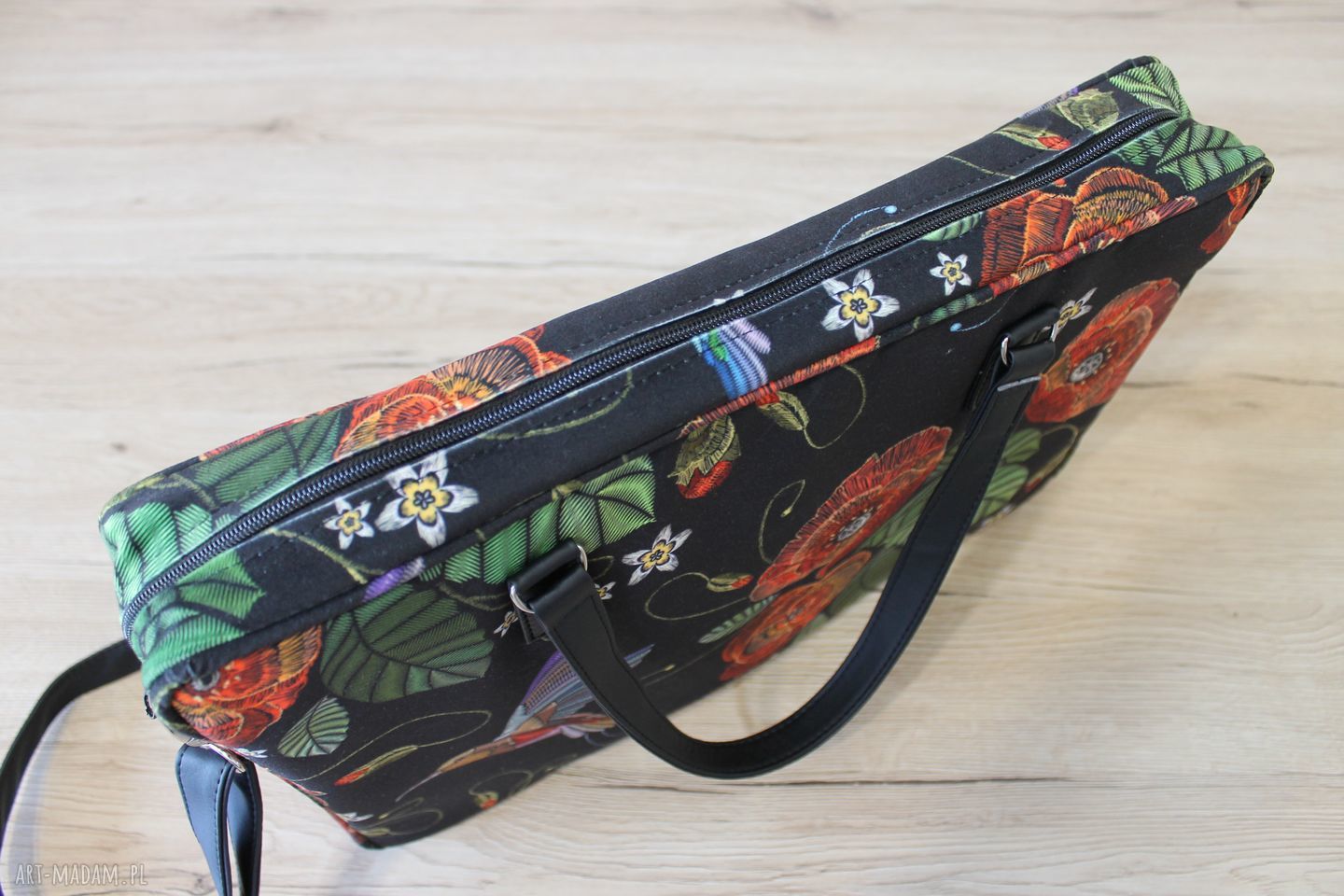 Nowoczesna torba na laptop 15,6 cala - maki i kolorowe kolibry (aktówka)