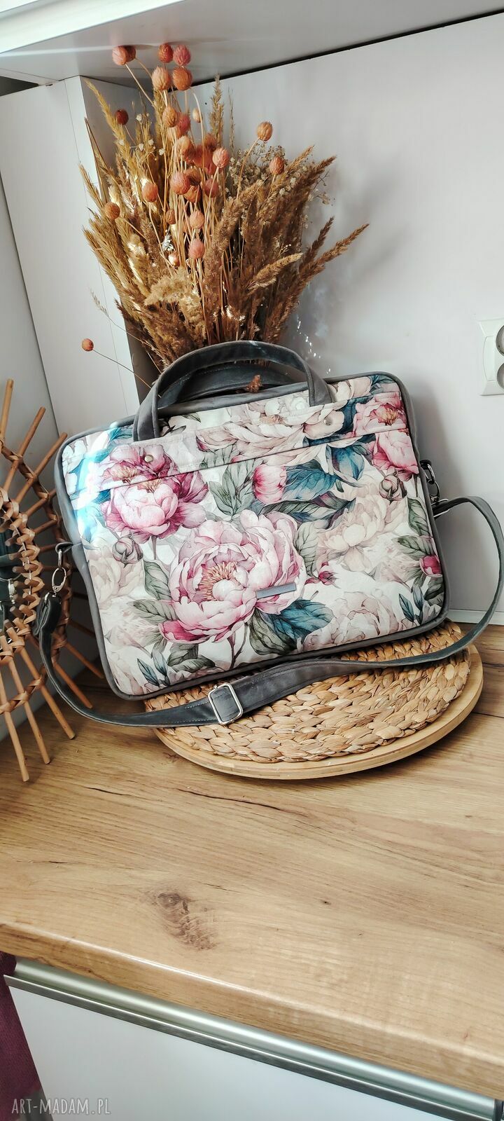Torba na laptopa A4 - rączki, odpinany pasek i 3 praktyczne kieszenie