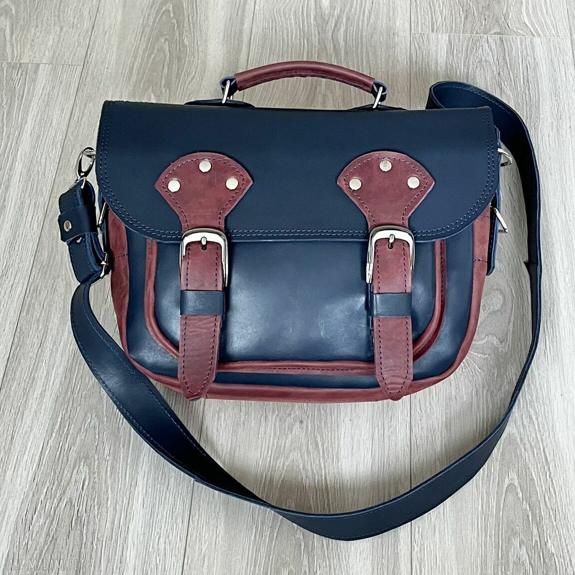 Granatowa torba skórzana dodatkiem czerwieni teczka damska