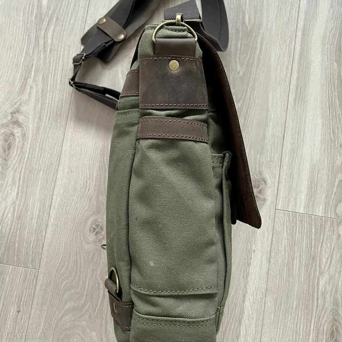 teczki: Torba plecak ze skóry i bawełny woskowanej khaki. hand made