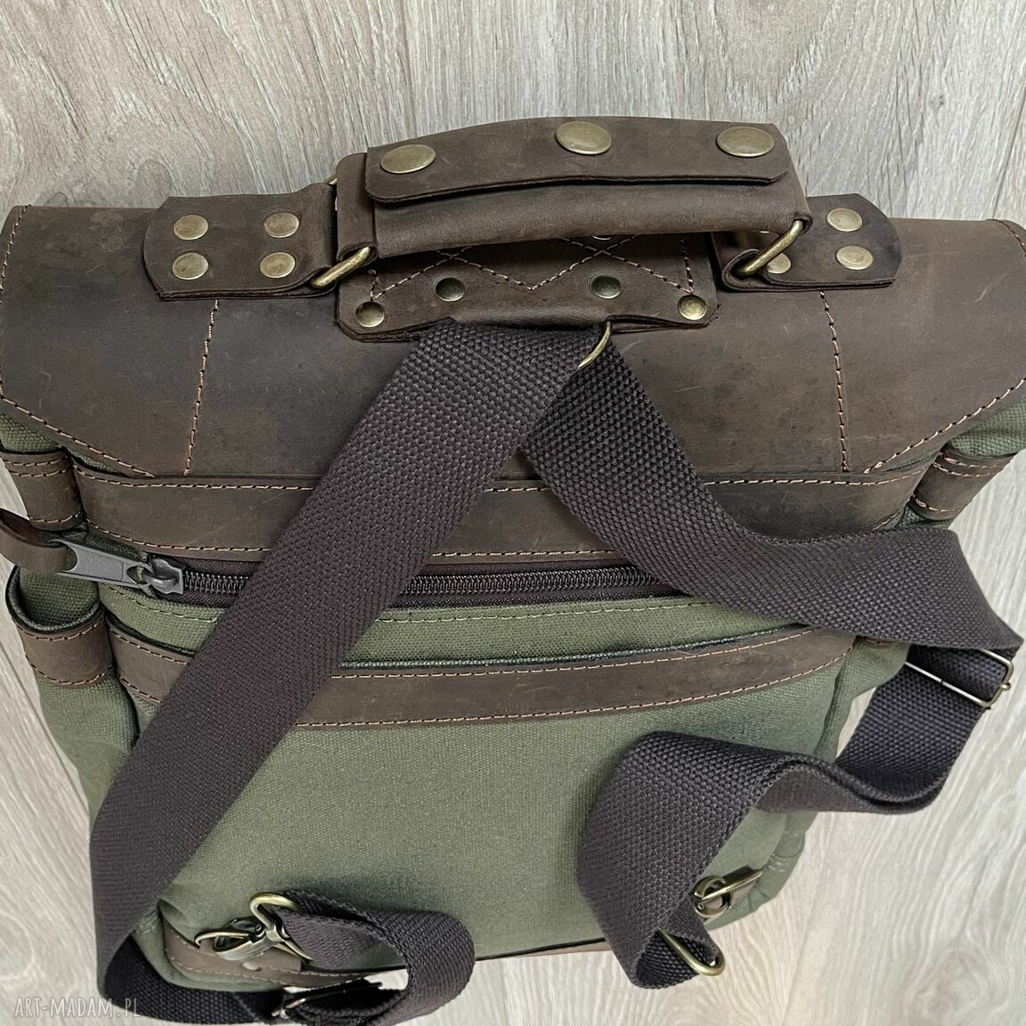 teczki: Torba plecak ze skóry i bawełny woskowanej khaki. hand made