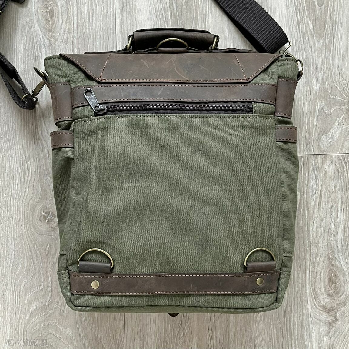 teczki: Torba plecak ze skóry i bawełny woskowanej khaki. hand made