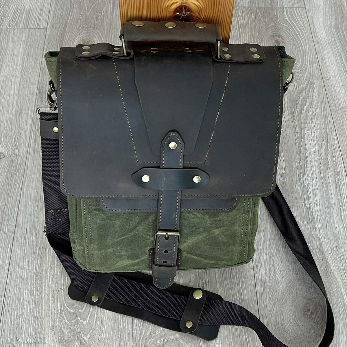 teczki: Torba plecak ze skóry i bawełny woskowanej zielona. Vintage. Ręcznie